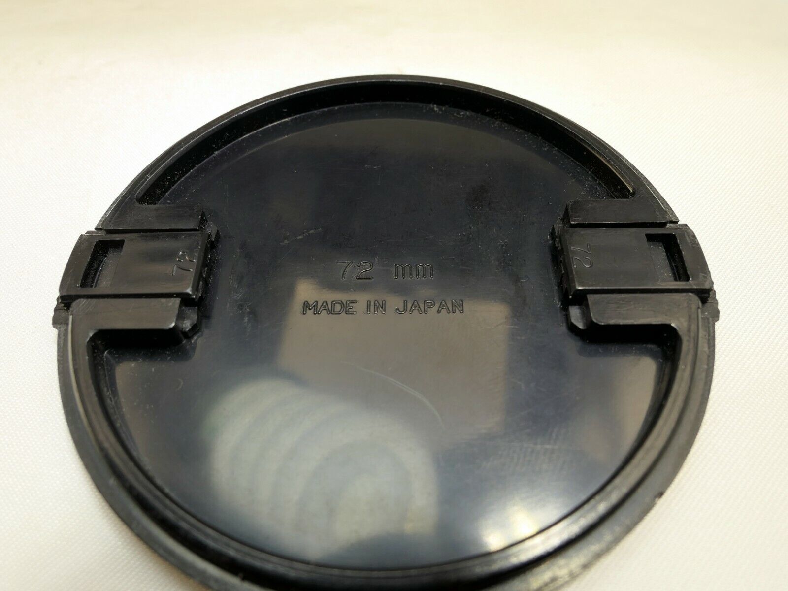 Sigma  72mm Lens Front Cap snap on type for f2.8