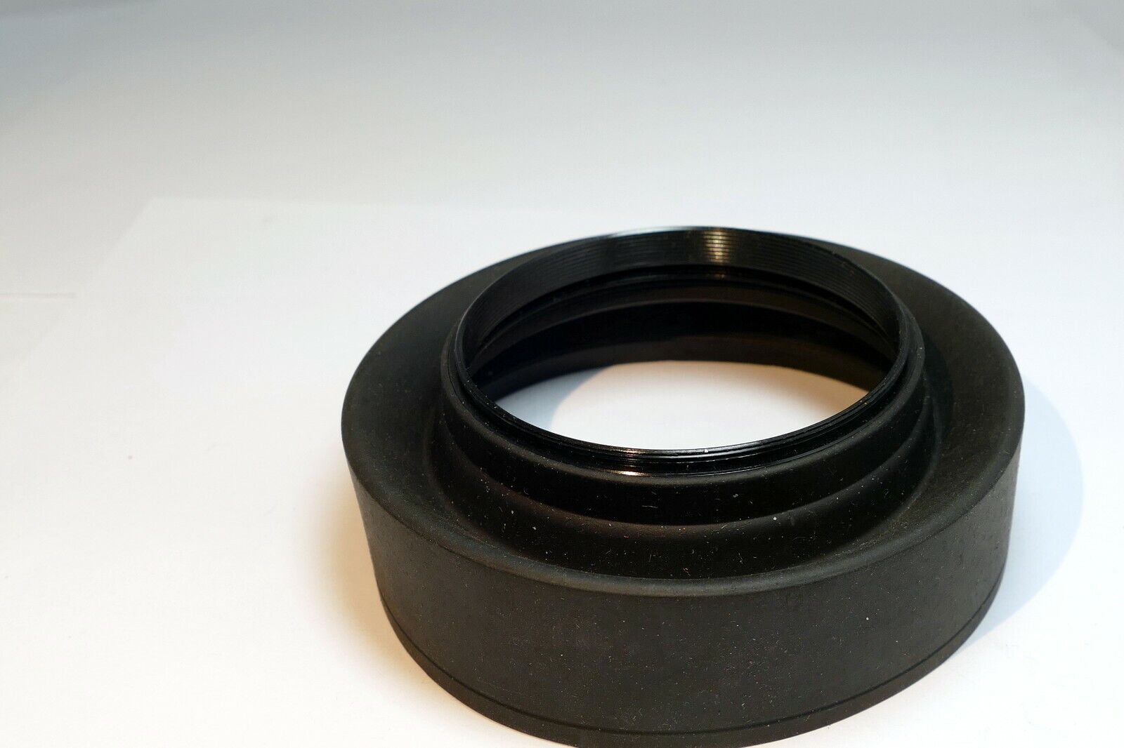 62mm rubber Lens Hood Shade screw in for 70-210mm telephoto