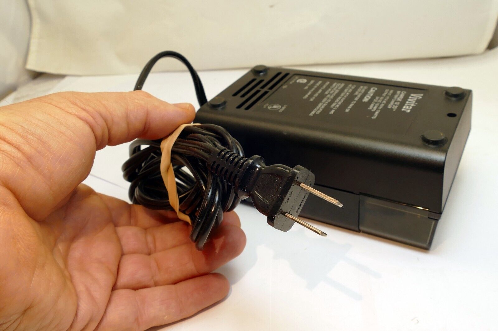 VIVITAR CHARGE 12 / 20 FLASH BATTERY CHARGER WITH NC-5 ADAPTER