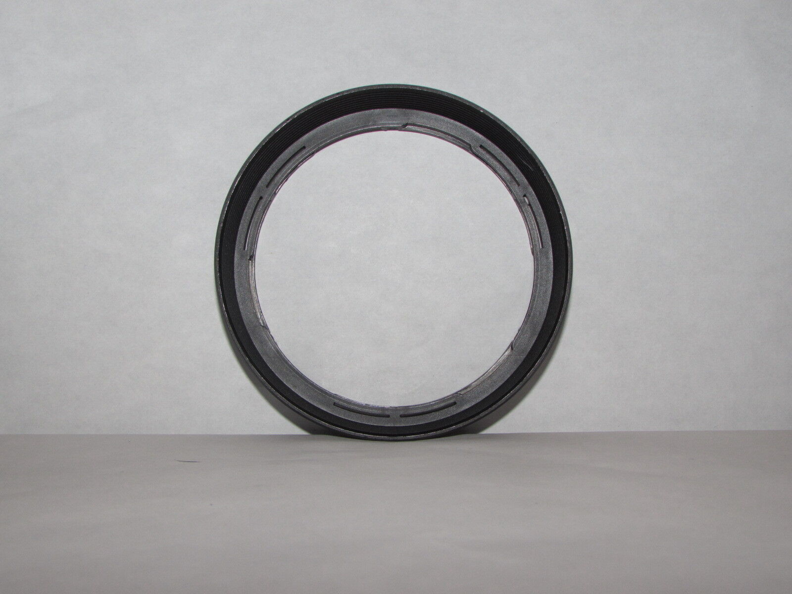 Tamron B5FH Lens Hood Shade for 28-200mm f3.8-5.6 AF zoom Twist on type