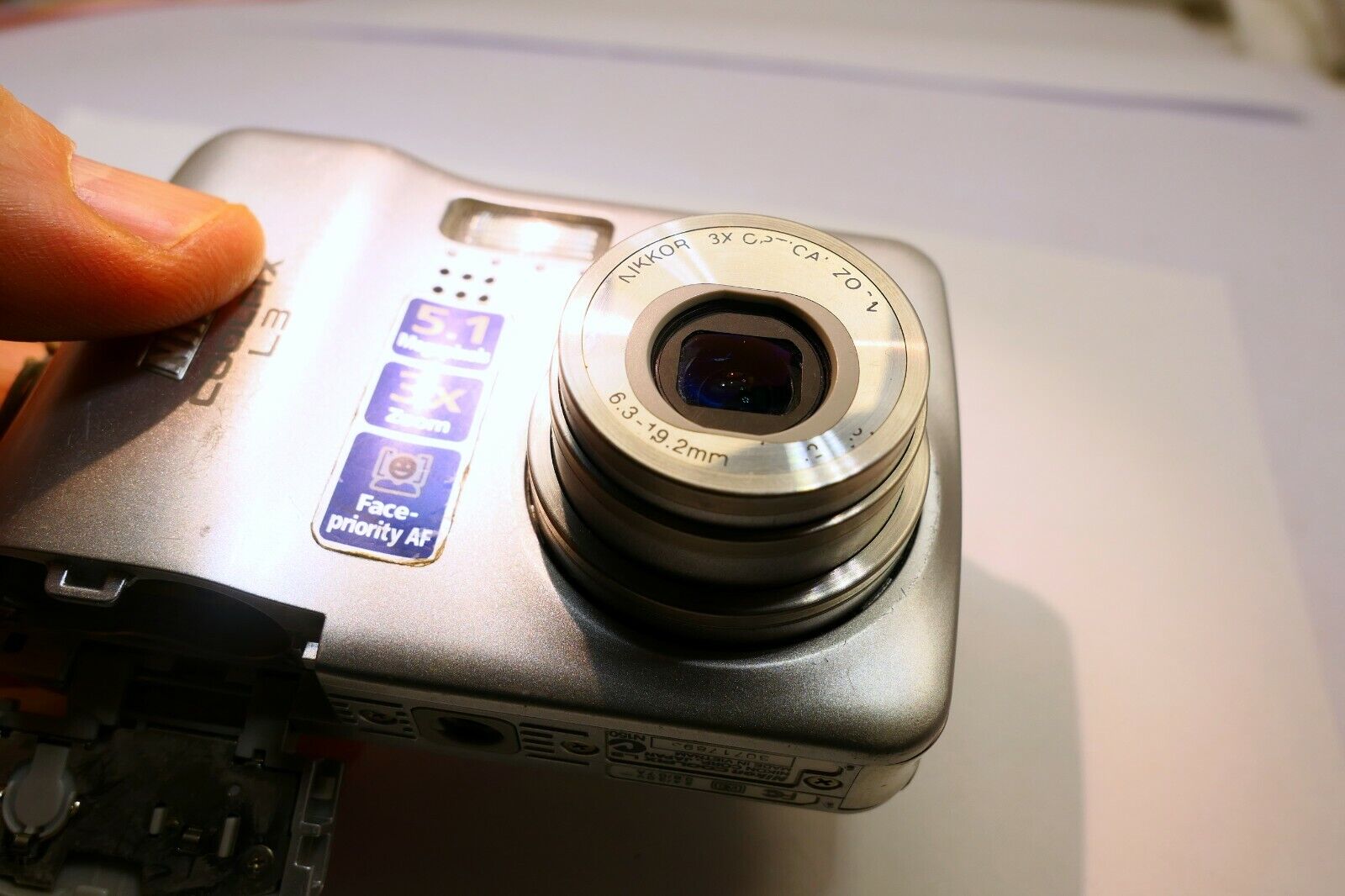 Nikon COOLPIX L3 5MP Digital Camera Silver - AS IS parts or repair does not work