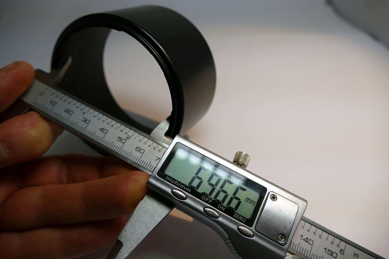 68.5mm ID plastic Lens Hood unknown brand  twist on type for telephoto