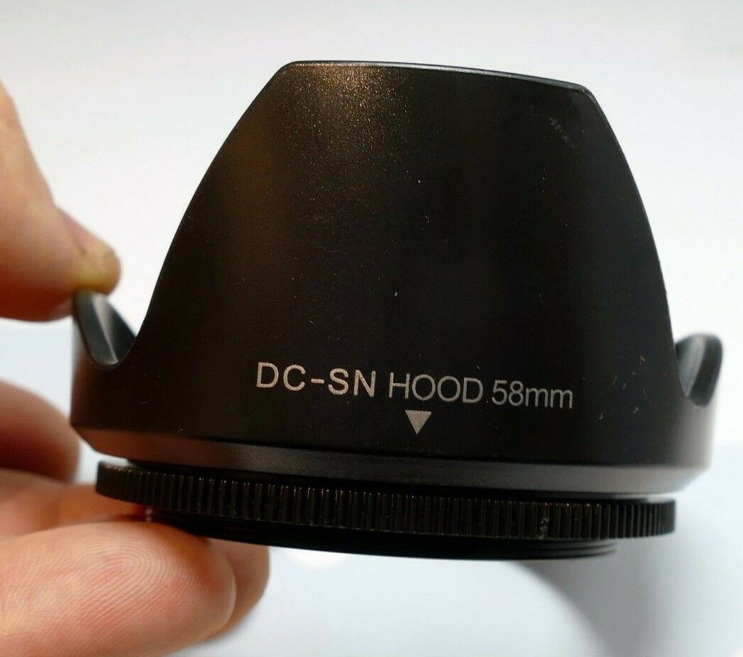 58mm Plastic Lens Hood Shade petal shaped for telephoto 18-200mm