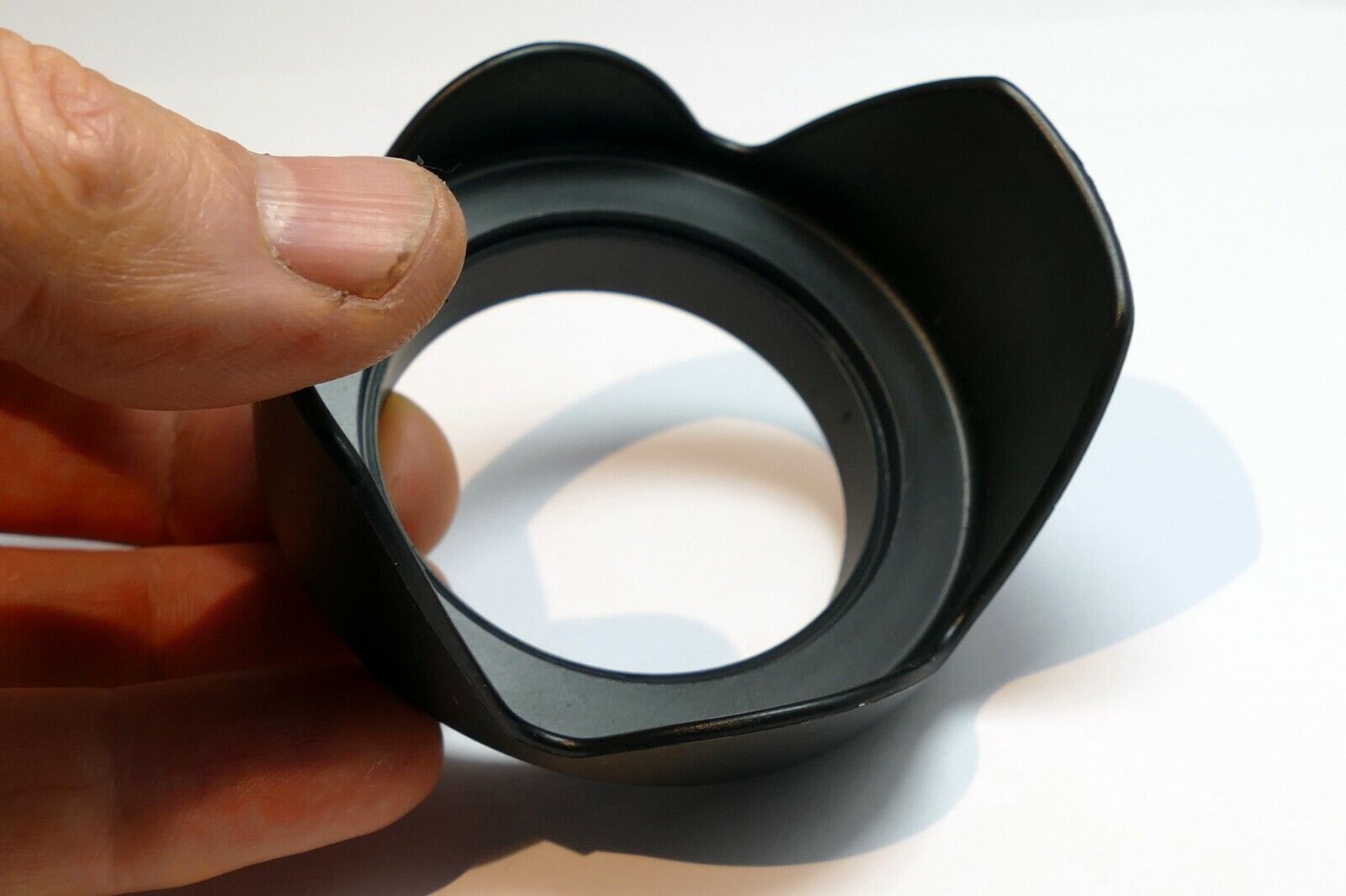 XIT 52mm Plastic Petal Lens Hood Shade screw in type