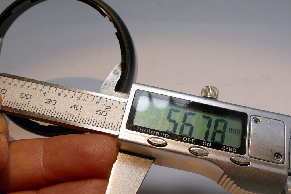 52mm Twist on type  Lens Hood Shade