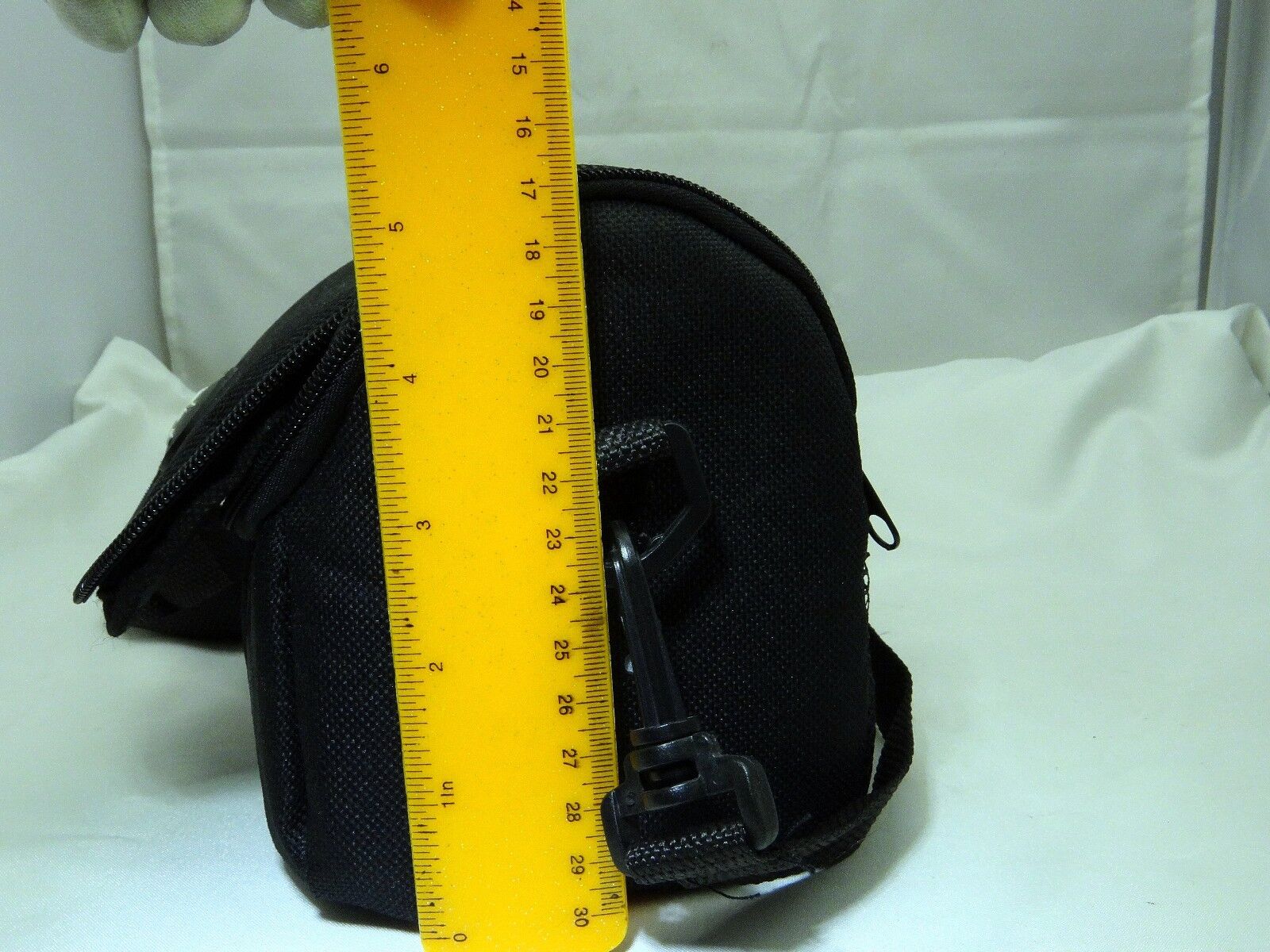 Beach Camera .com Camera Case with shoulder strap for SLR 6X5X4"