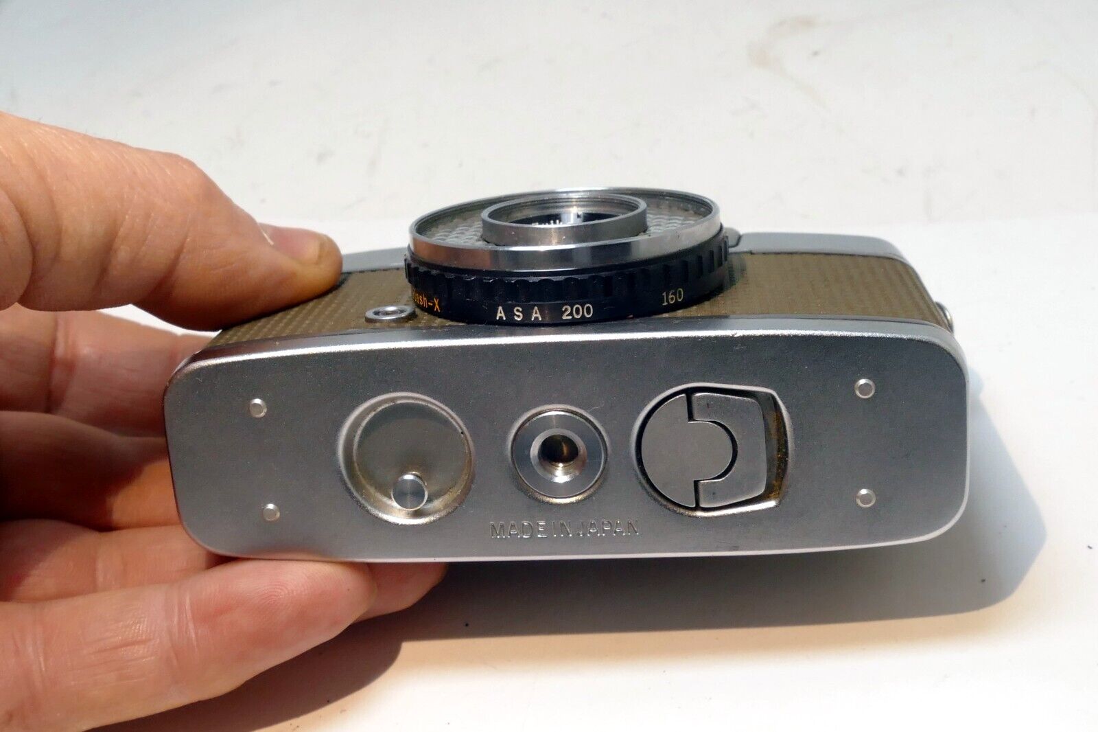 OLYMPUS PEN EE Zuiko 2.8cm F/3.5 Half Flame Film Camera AS IS for PARTS REPAIR
