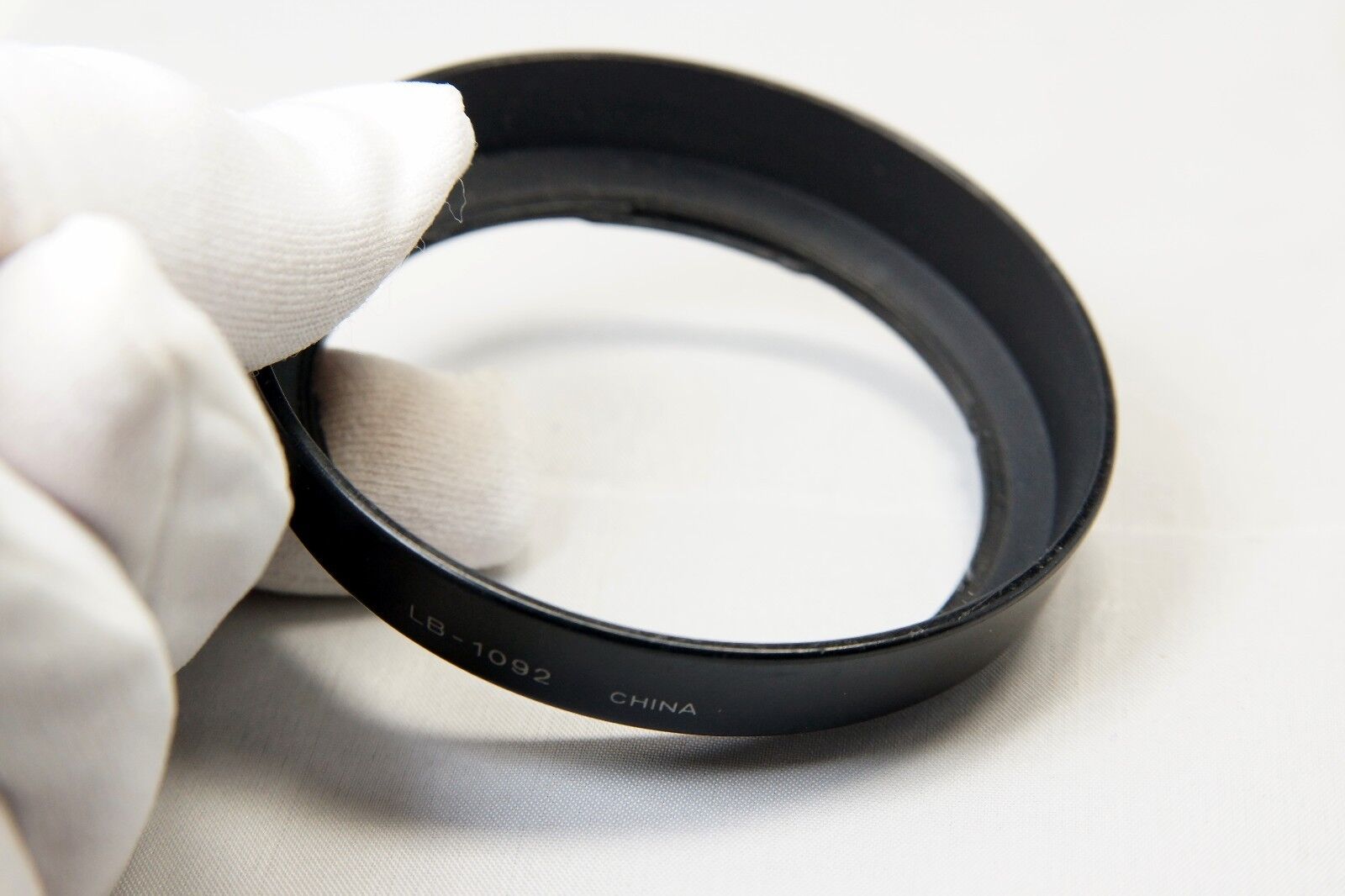 Minolta LB-1092 Maxxum lens hood shade For AF Zoom 28-100mm F3.5-5.6 (D) Genuine