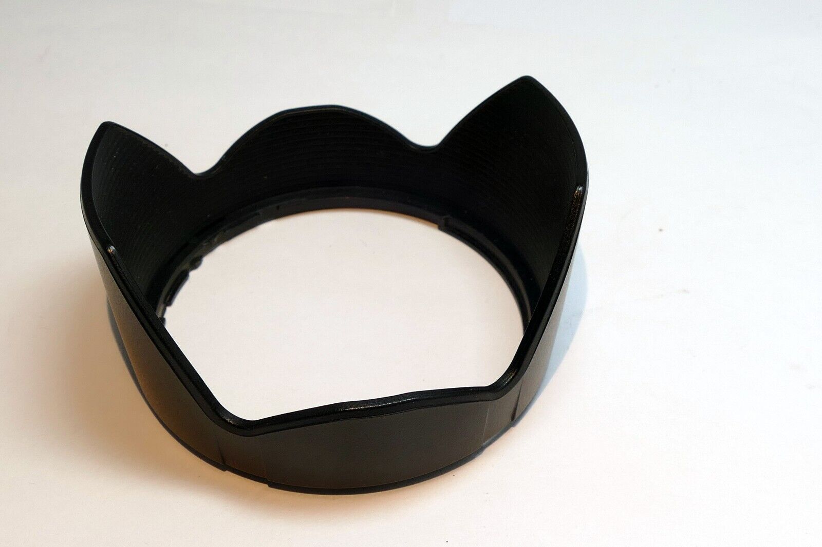 Tamron AD06 Lens Hood Shade For 18-200mm F3.5-6.3 Di II 28-200mm F3.8-5.6 62mm