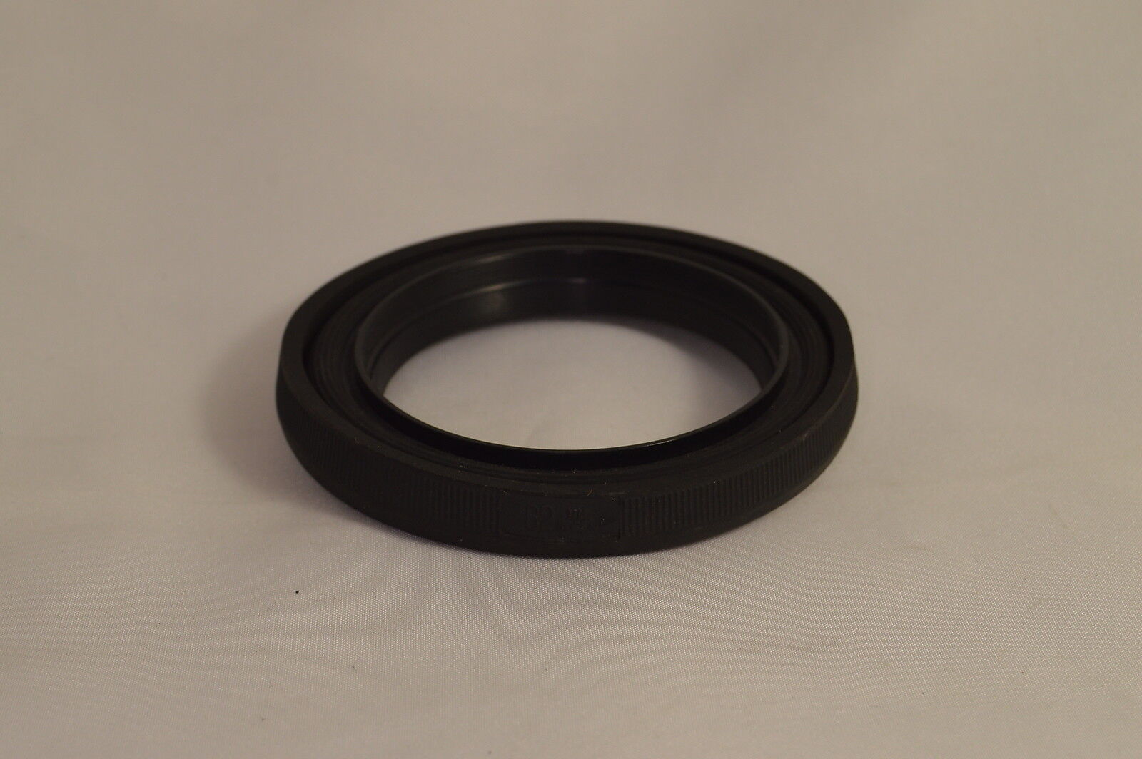62mm Collapsible Rubber Lens Hood with plastic rim Made in Korea Tele O107033