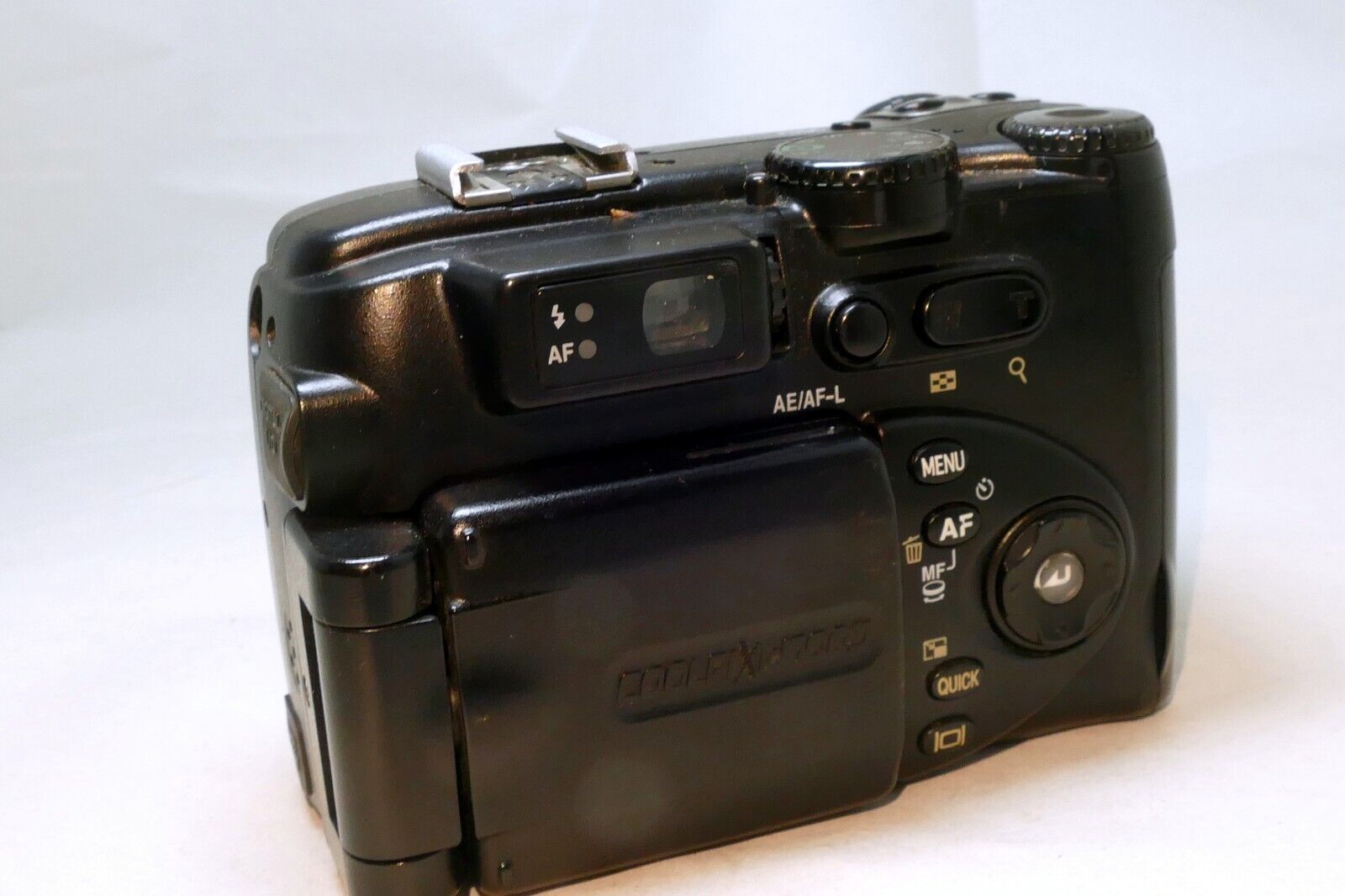 Nikon COOLPIX 5400 Digital 5.1MP Digital Camera Battery Included U284