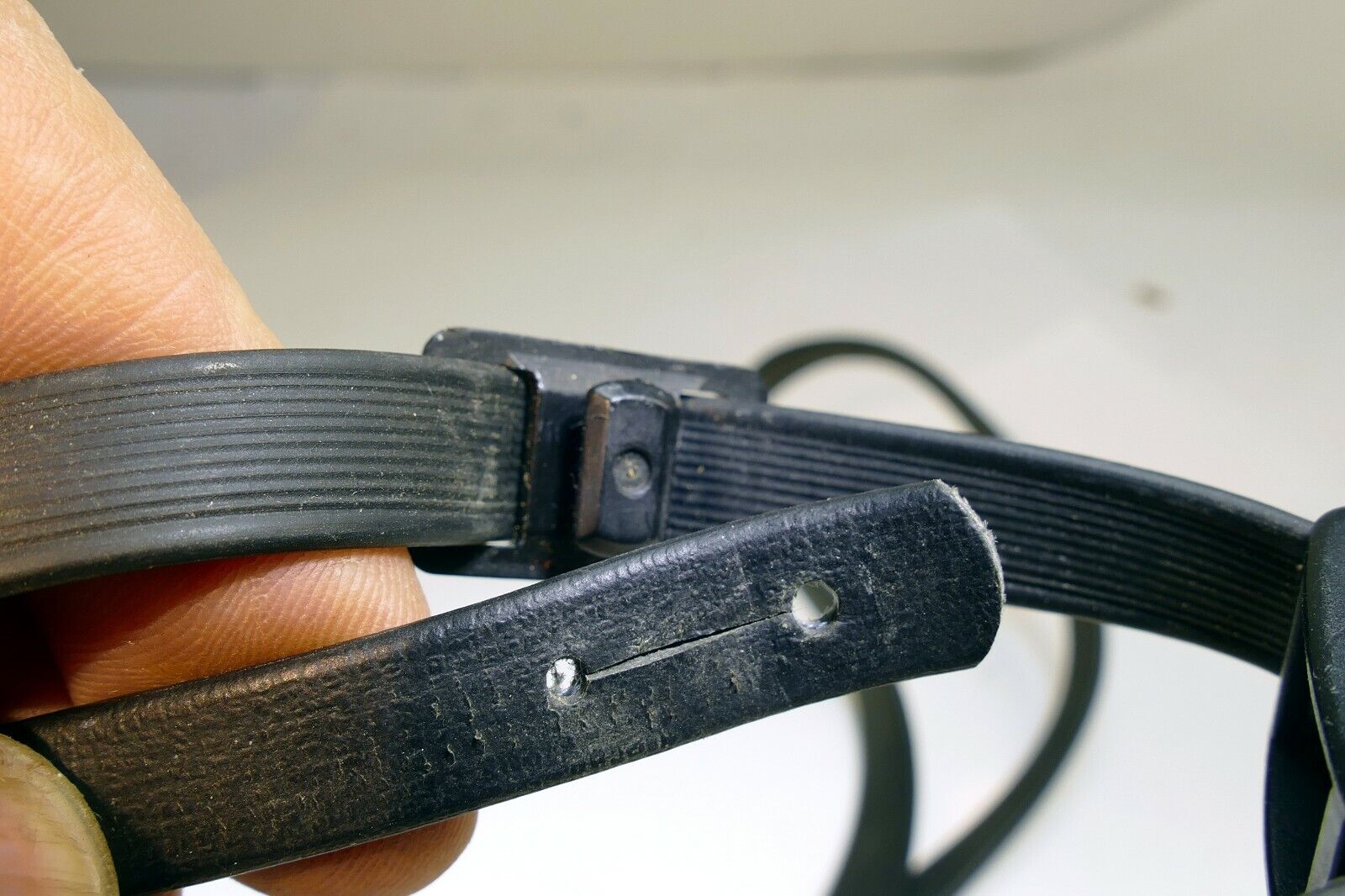Minolta Black Vinyl Genuine Camera Neck Strap SR-3 SR-7 SR-2 vintage OEM