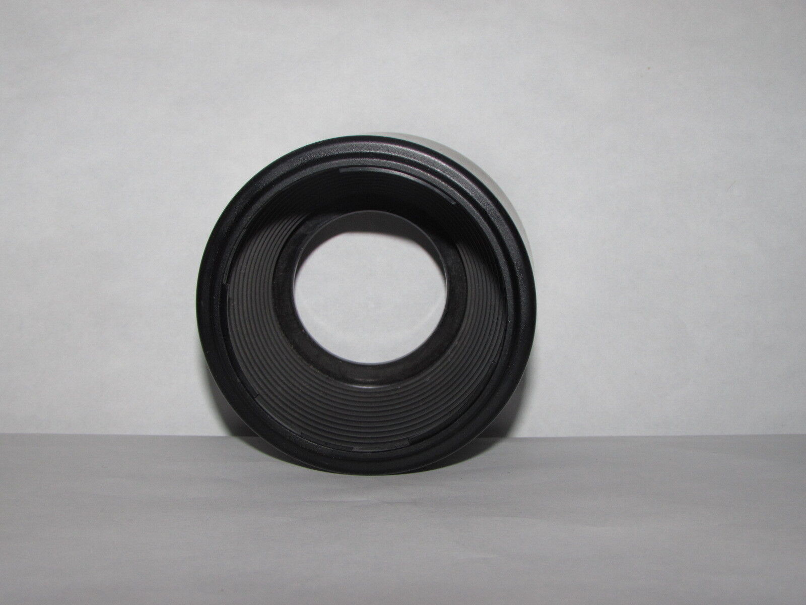 Unknown brand Lens Hood 61.9mm ID twist on type