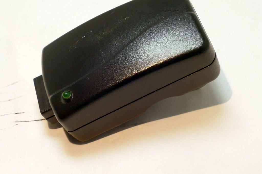 AC / DC Travel Charger Power Supply TC-28SA5004A  ( missing USB cable )