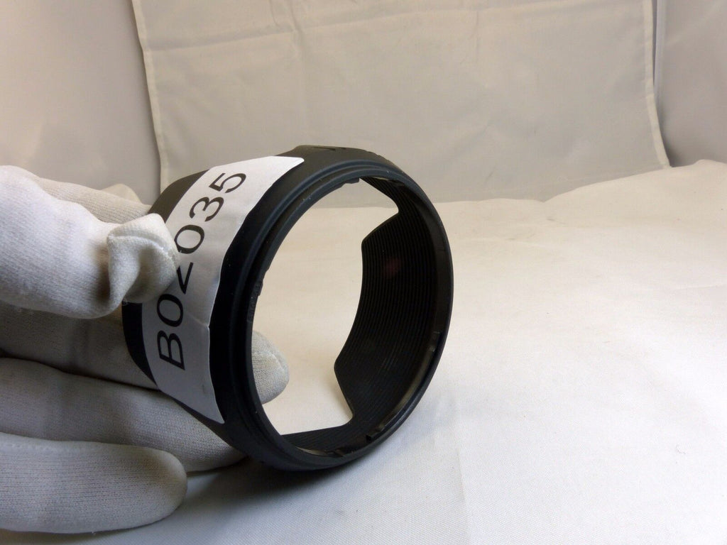 Sigma LH 680-01 for 18-200mm 24-70mm 18-125mm (62mm rim)  twist on type