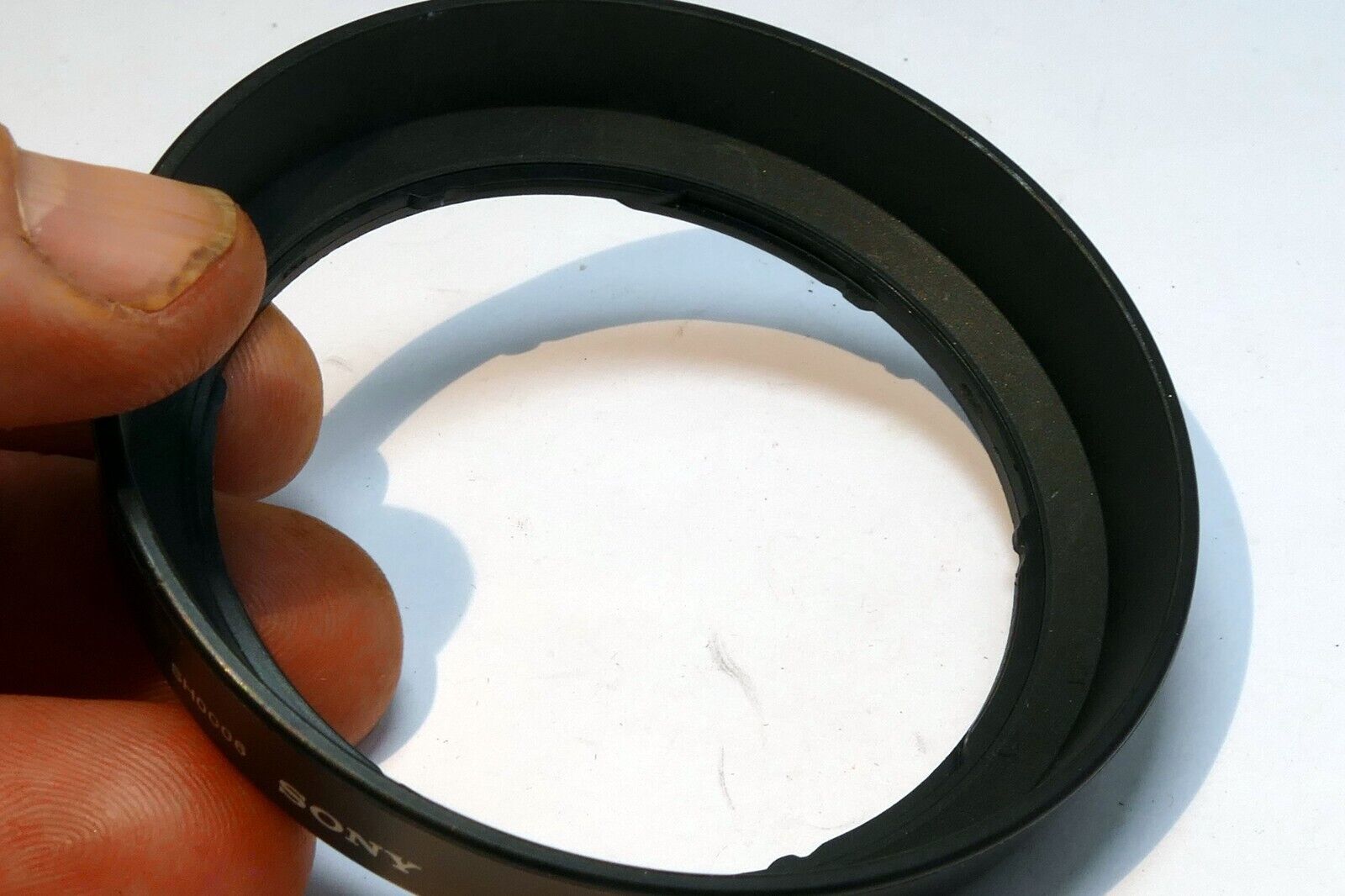 SONY SH0006 Bayonet Lens Hood Shade for 18-70mm DT  Lens Genuine OEM