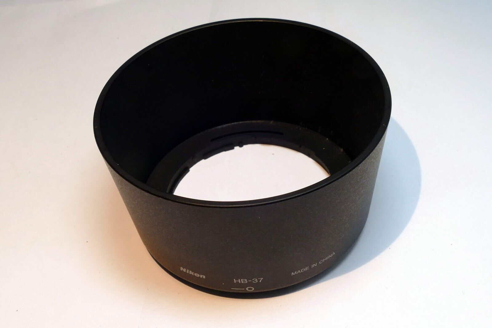 Nikon HB-37 Lens hood Shade for VR 85mm f3.5 Nikkor  -  OEM Original