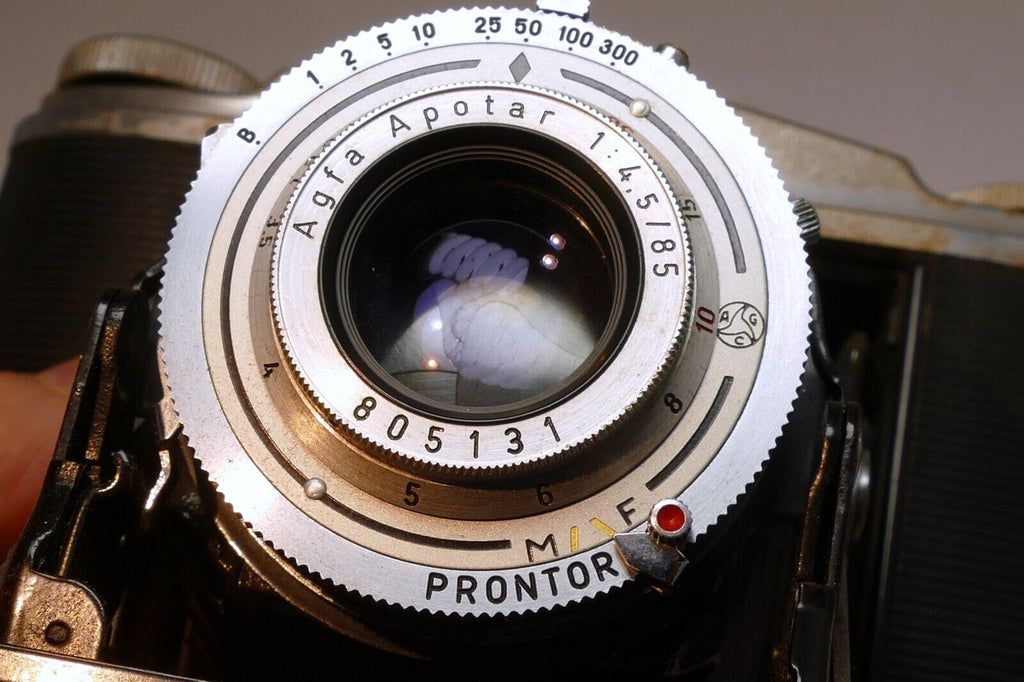 Agfa-Ansco Speedex Special Folding Camera With 85mm f/4.5 Apotar Lens 4X5 medium