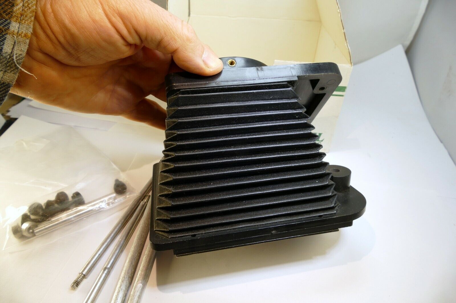 Lindahl Bellows lens Hood 31.1325 Bell-O-Shade Single 3X3 slot Hasselblad CF B60