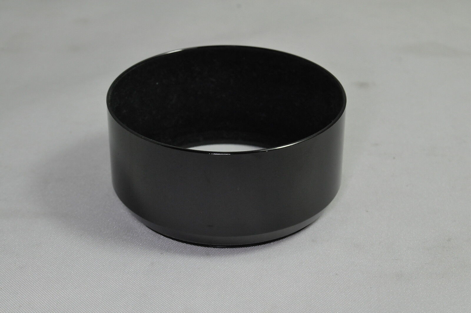 58.7mm screw in type Metal Lens Hood vintage 5310037