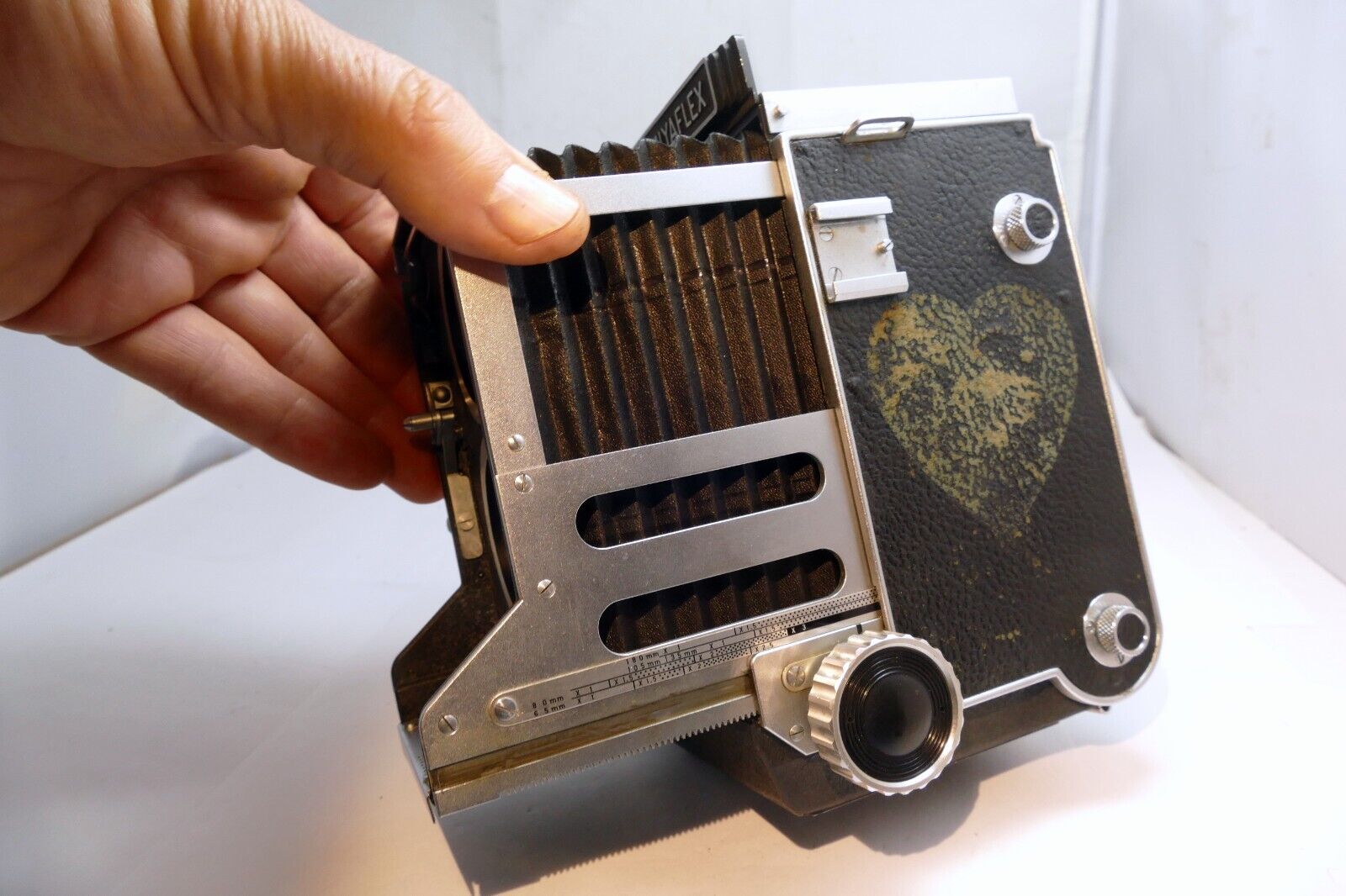 MAMIYA Mamiyaflex Professional TLR Film Camera Body - missing film back plate