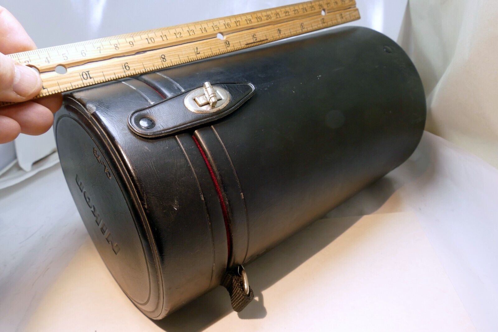Nikon CL-73 Lens Hard Case with strap 80-200mm f2.8 AF-S  Nikkor fits 70-200mm