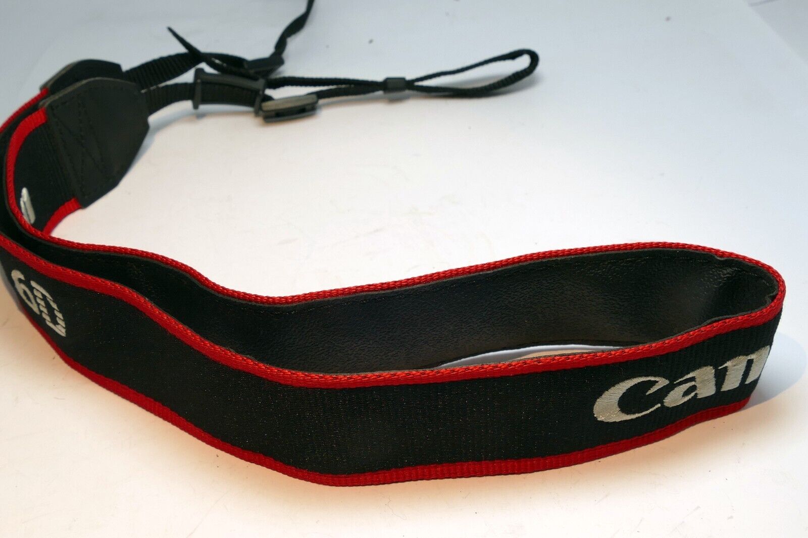 Canon EOS 6D Digital Camera Neck Shoulder Strap Black-Red - Genuine OEM