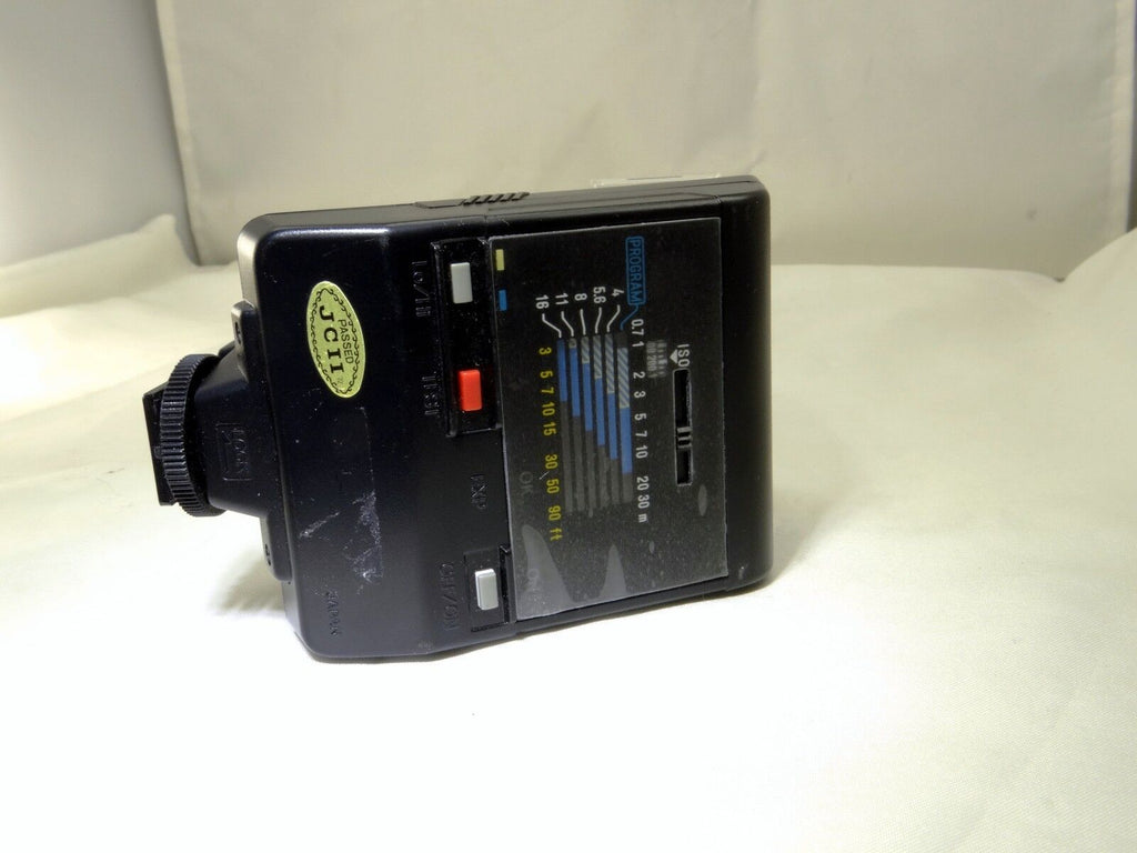 Minolta Maxxum 2800 AF Flash with wide angle adapter diffuser