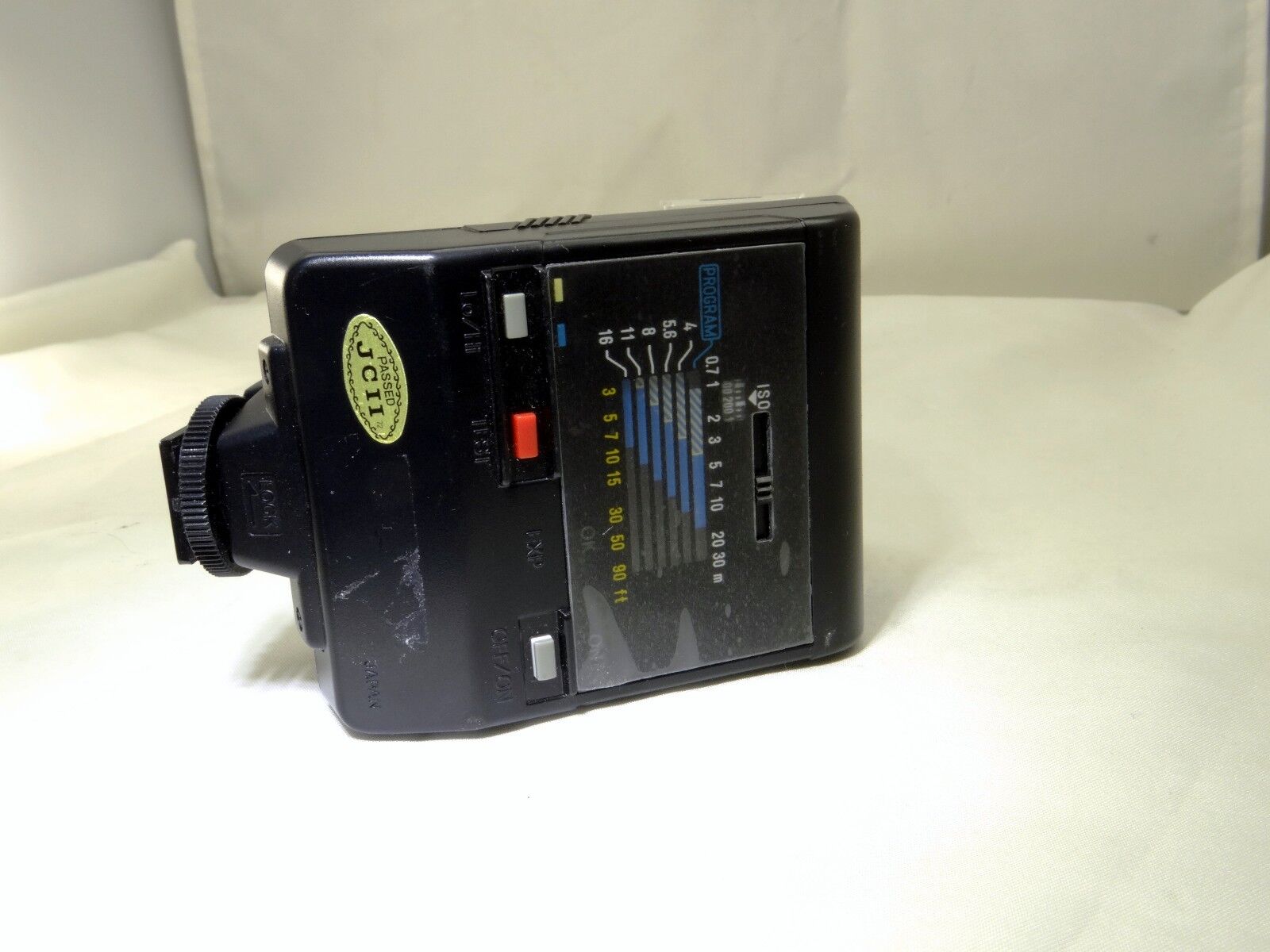 Minolta Maxxum 2800 AF Flash with wide angle adapter diffuser
