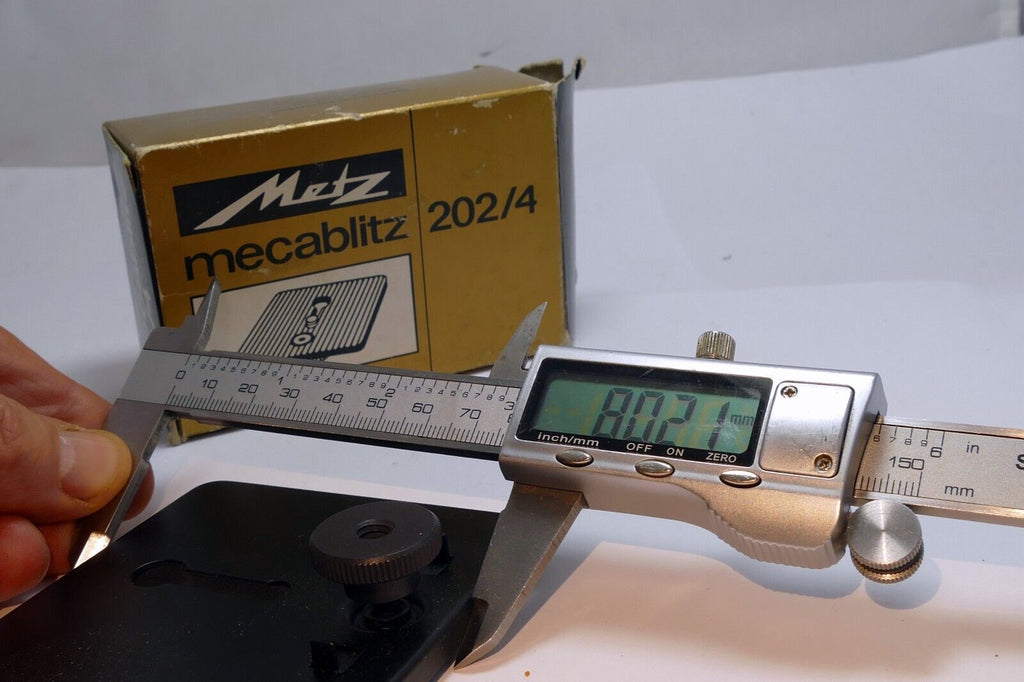 METZ MEDIUM FORMAT Tripod CAMERA BRACKETS CAT. No. 5514 202/4 Metz Mecablitz