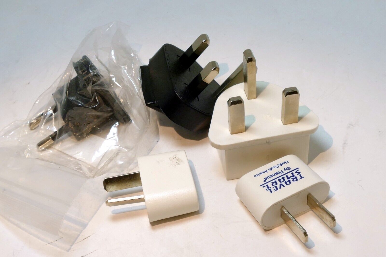 Travel Smart by Conair Adapter Plug for UK Australia Apple (pack of 5 lot)