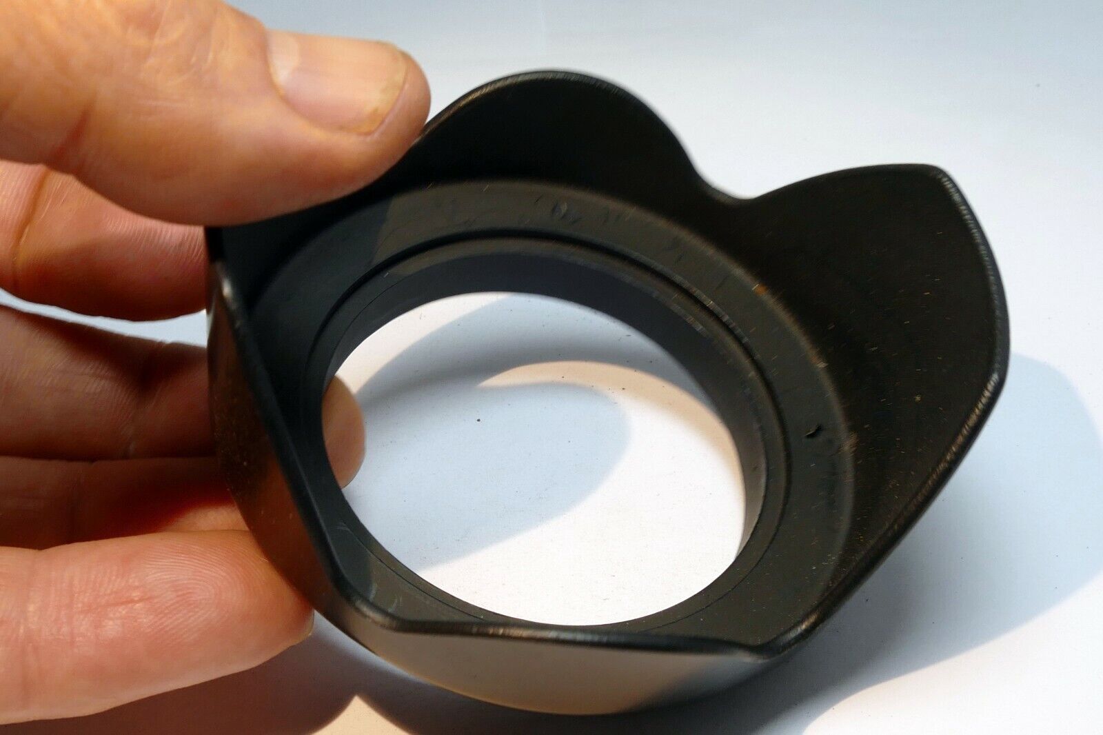 58mm Lens Hood screw in type threaded  plastic for 18-55mm IS