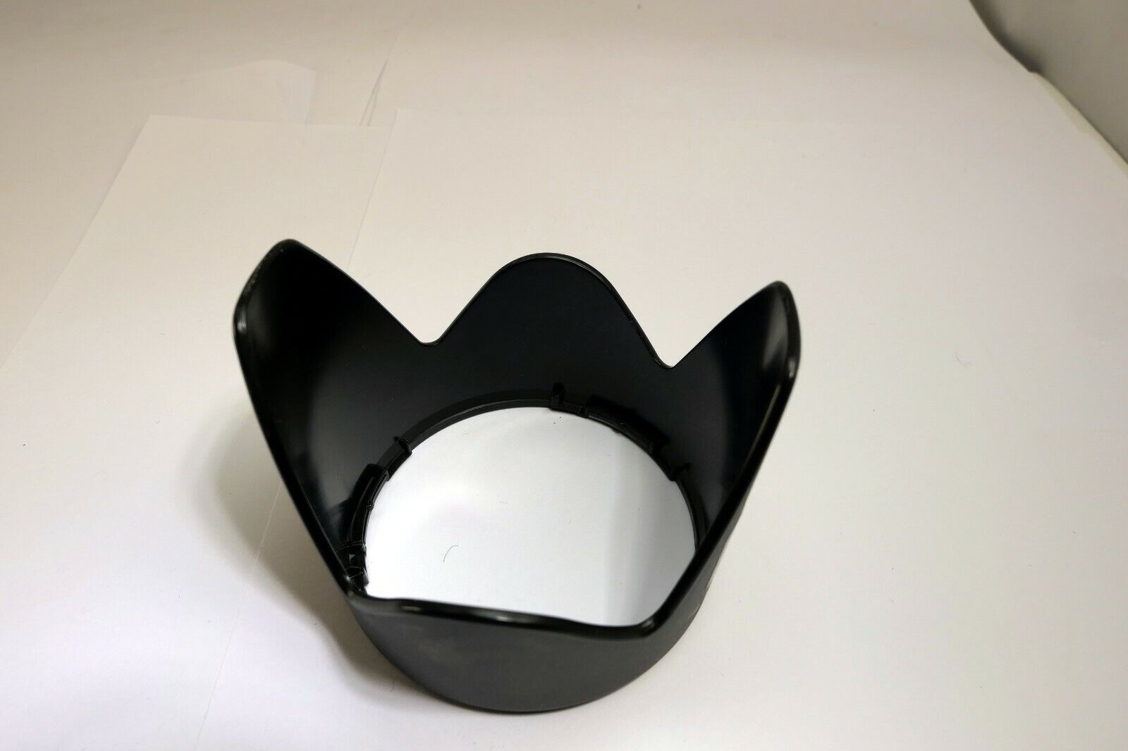 Lens Hood Shade 59mm ID unknown brand twist on type Telephoto