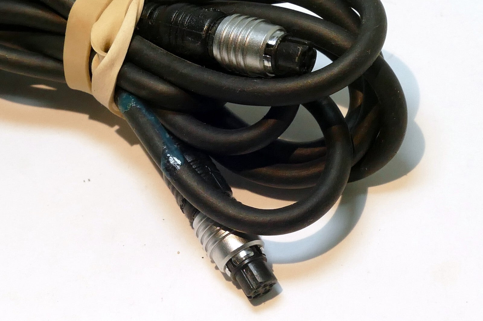 Olympus OM Film Camera System TTL Auto Cord Flash Sync Cable ( 2 meter- 5 pin)