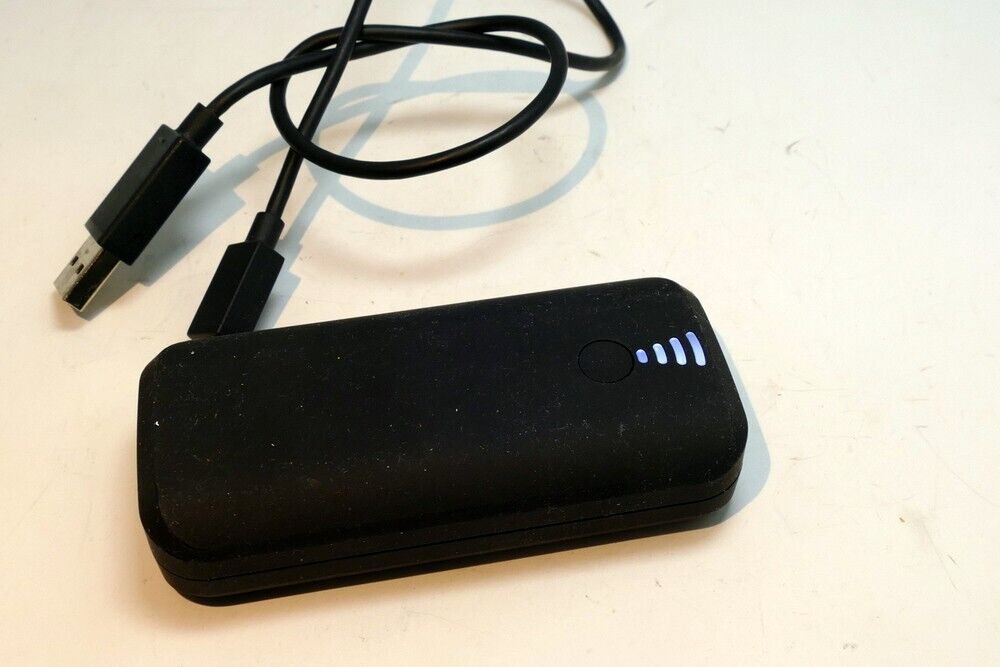 TYLT WA-15TPP5200 1007204 PORTABLE POWER BANK  5200MAH BATTERY W/ LIGHT