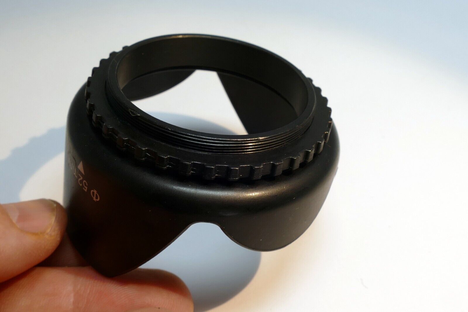 52mm plastic Lens Hood Shade  threaded  petal shaped for 18-5mm