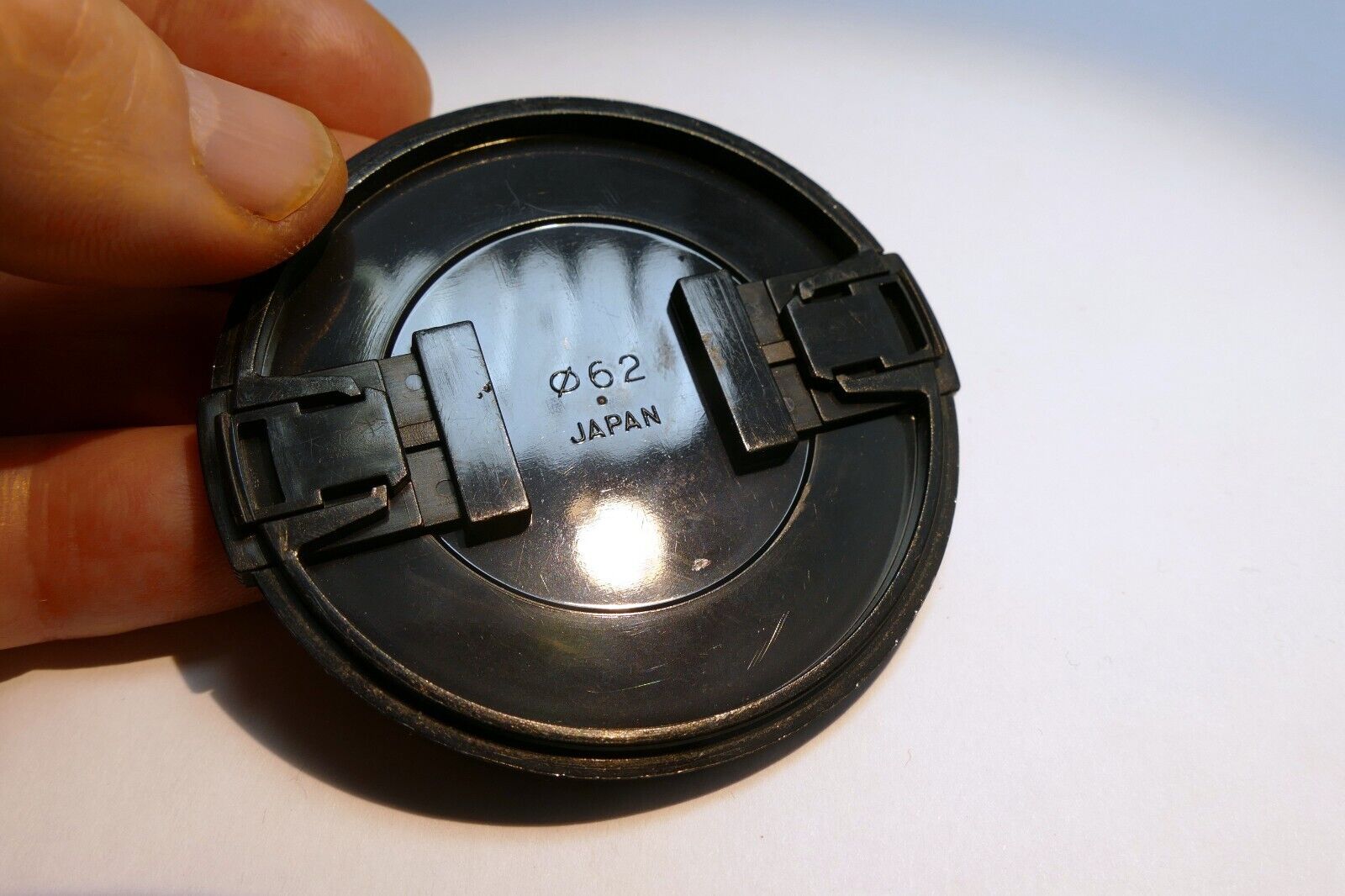 Tokina 62mm Lens Front Cap Snap on type for   Tokina Firin 20mm F/2 FE AF