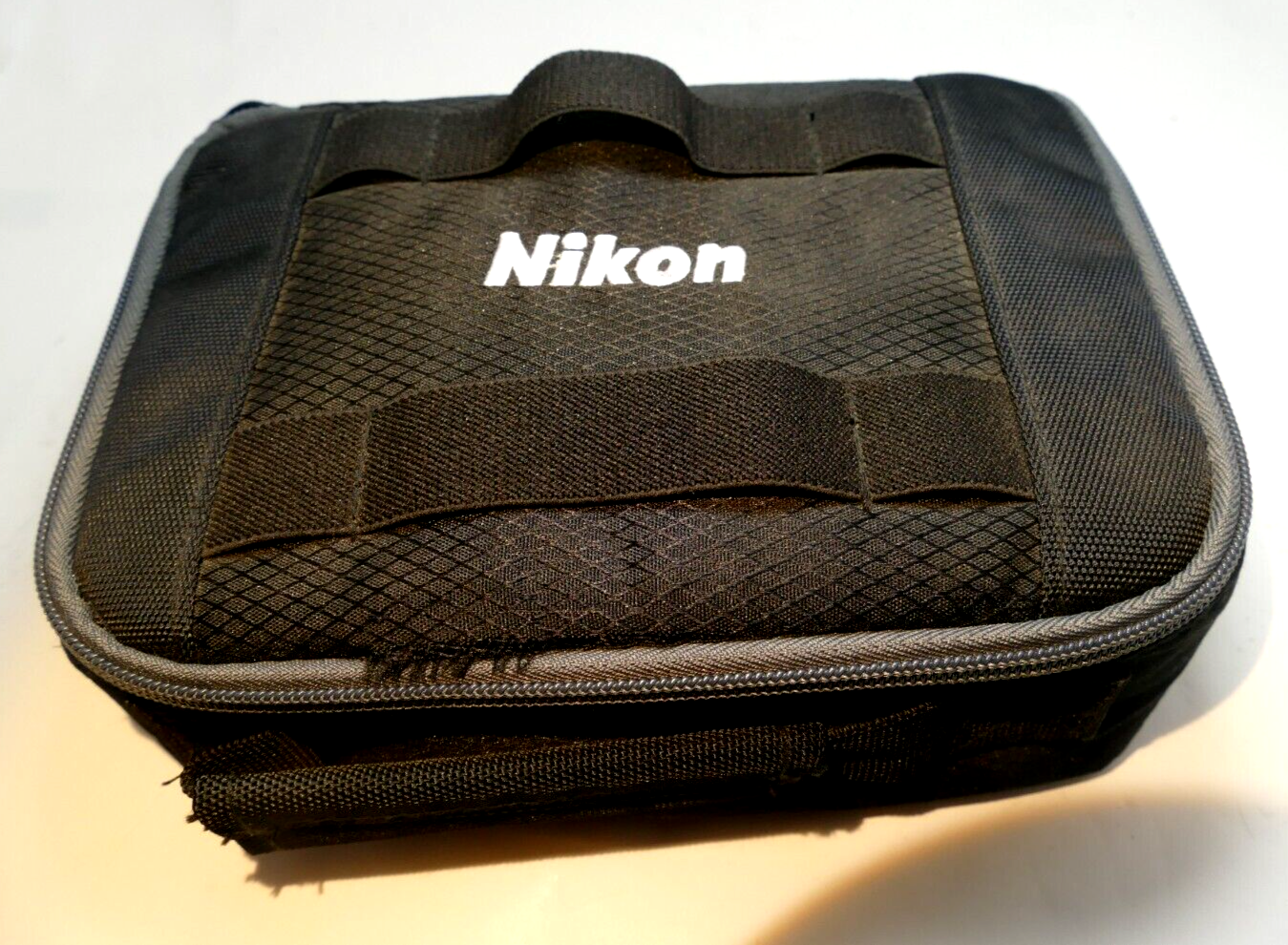 Nikon AA-10 messenger Case w/ Mount Camera Clip w tripod head selfie stick