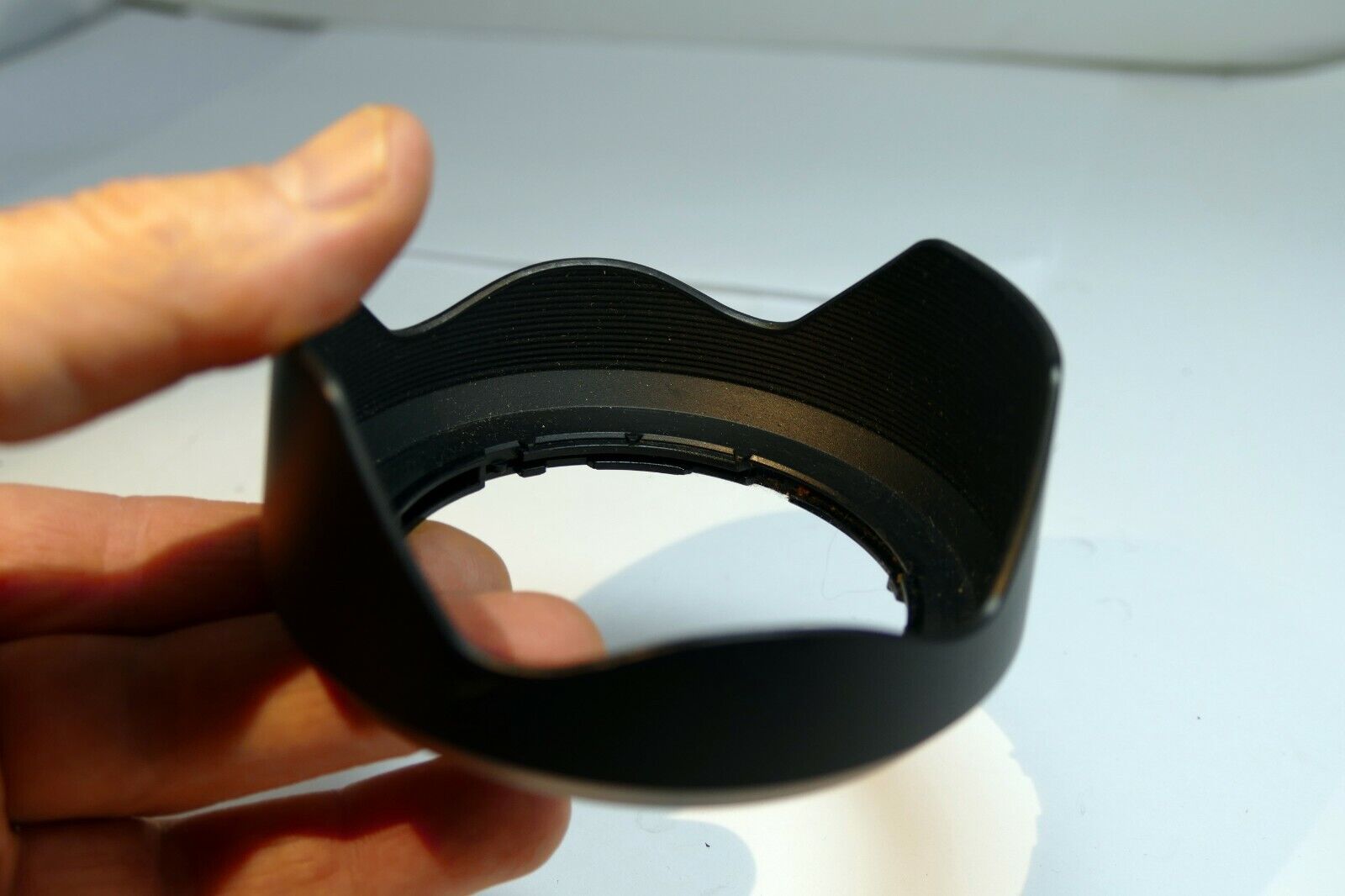 Floral bayonet lens Hood Shade (unbdranded) 67mm ID