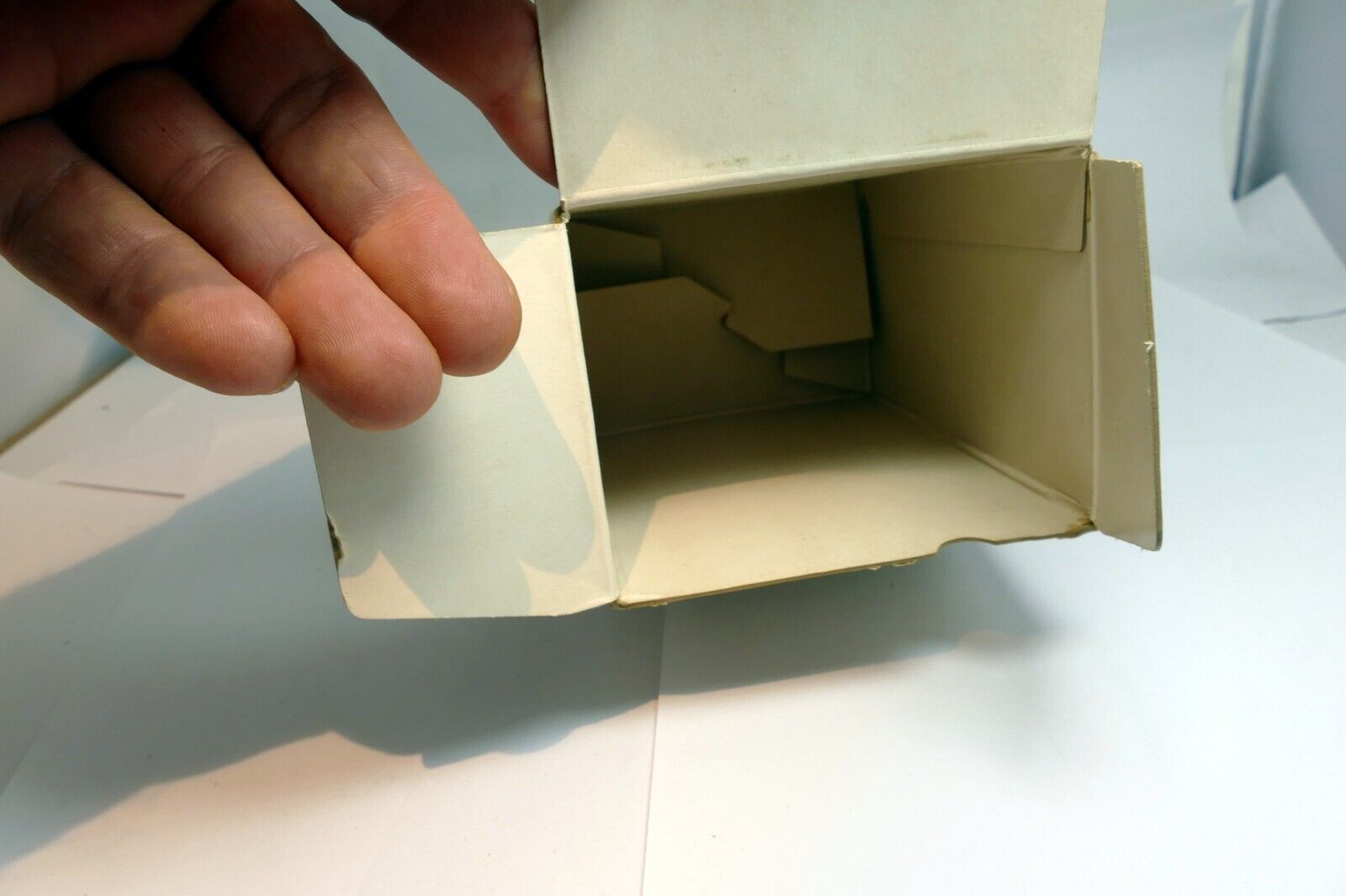 Empty Box for  Nikon Bellows Focusing Attachment Model III  ( an empty box only)