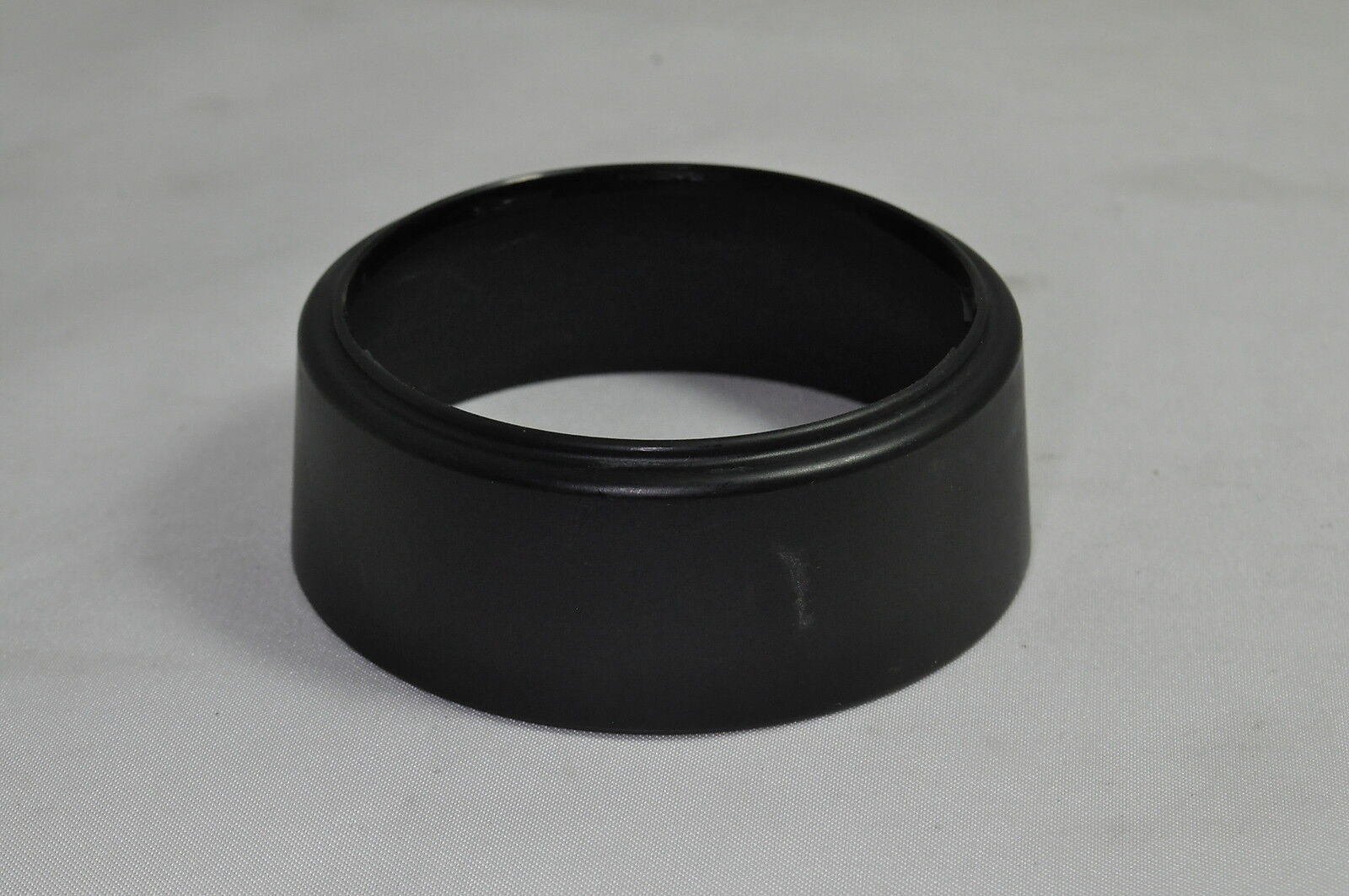 Sigma LH-630 Twist on type Plastic Lens Hood Shade 5310039