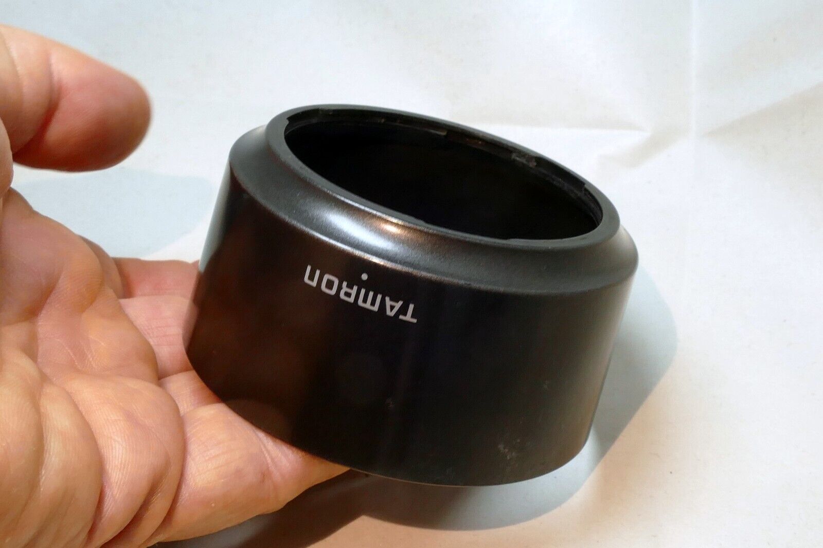 Tamron B4FH Plastic Lens Shade Hood for   70-300mm F4.5-5.6 AF (58mm)