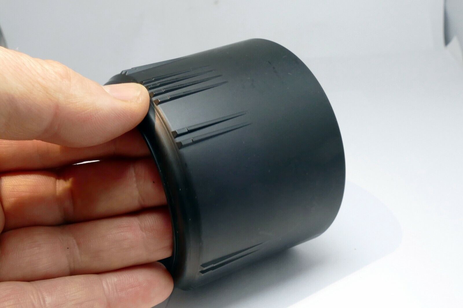 Sigma LH 635-01 Plastic Lens hood Shade for 70-300mm f4-5.6 Macro lens