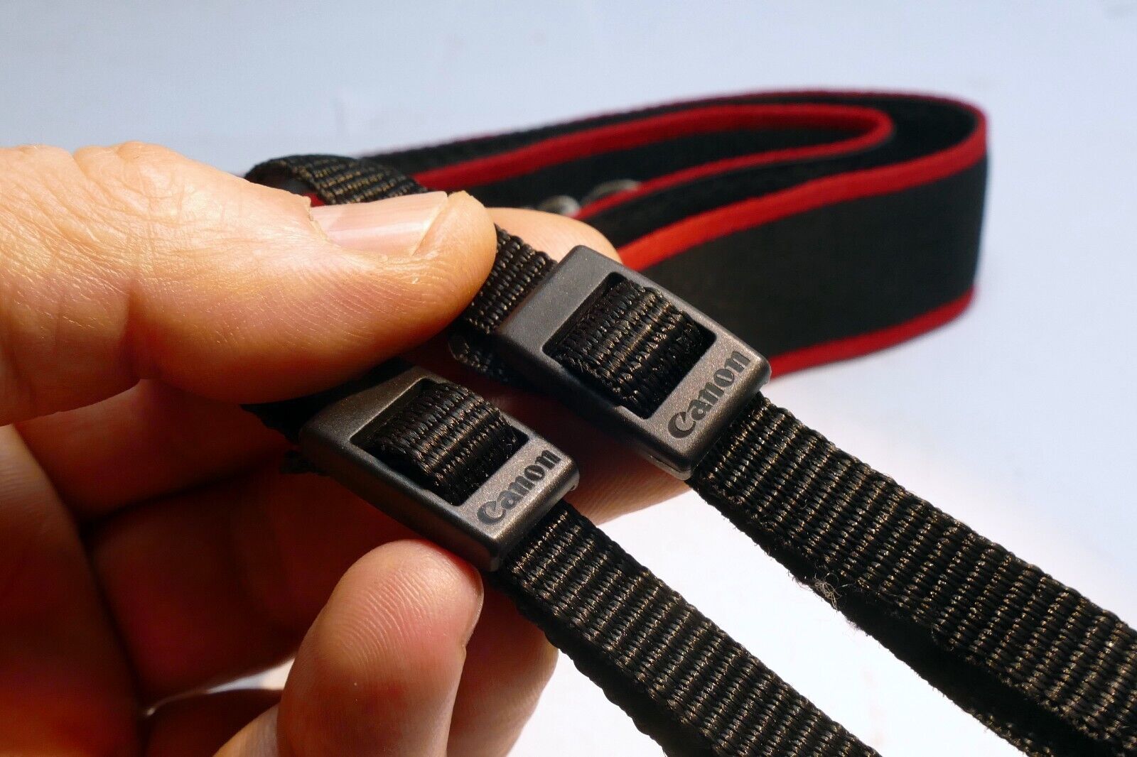 Canon EOS 6D SLR Digital Camera Neck Shoulder Strap -   MINT   -  Genuine OEM