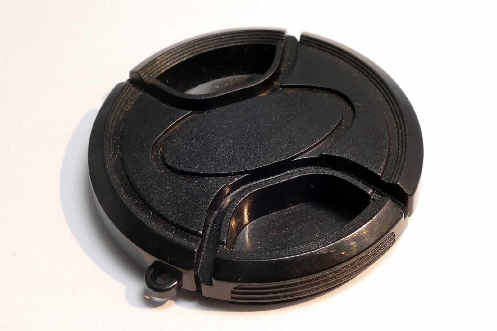 52mm snap on type Front Lens Cap with string loop for 50mm f1.7 f1.8