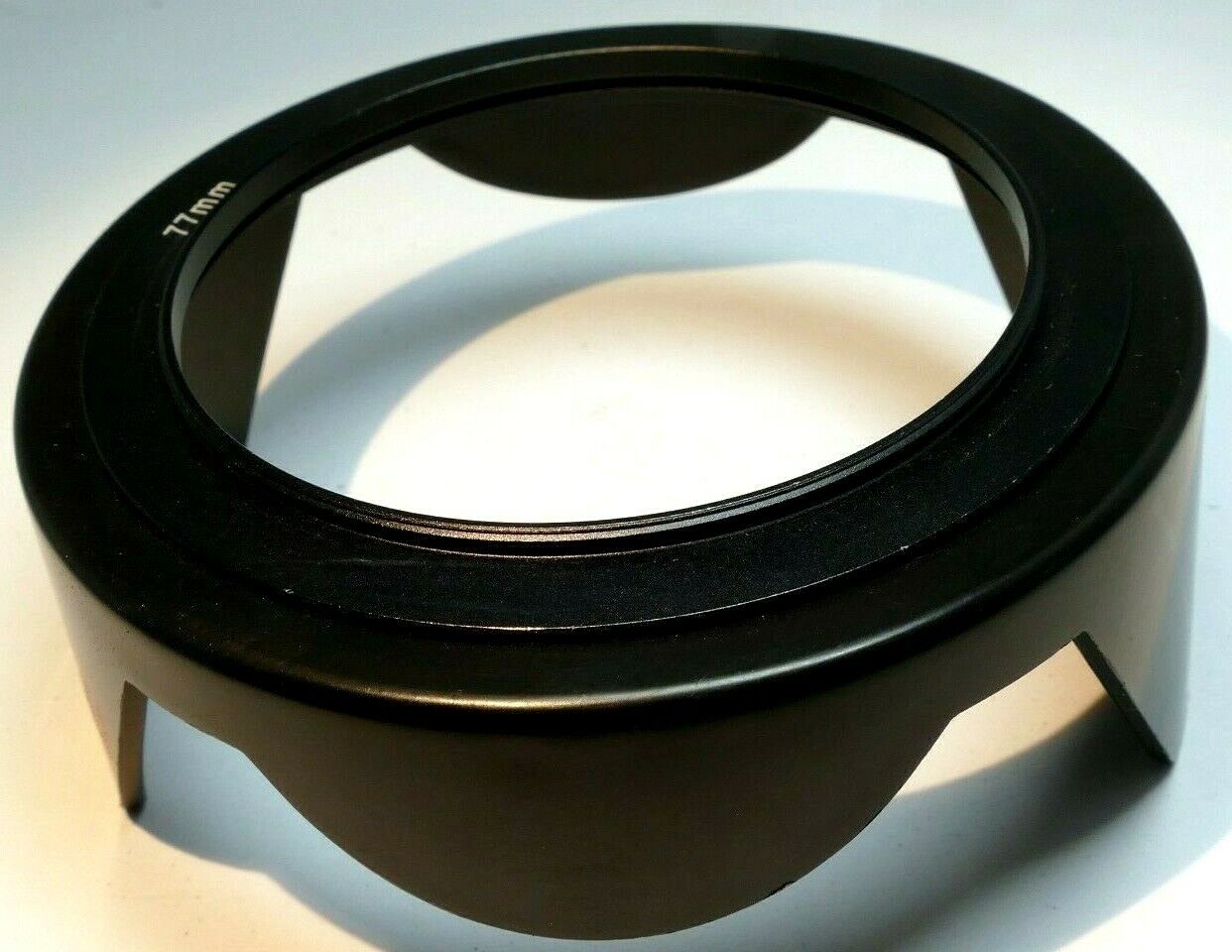77mm plastic petal Lens Hood Shade threaded screw in type