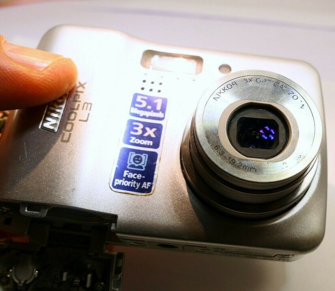 Nikon COOLPIX L3 5MP Digital Camera Silver - AS IS parts or repair does not work