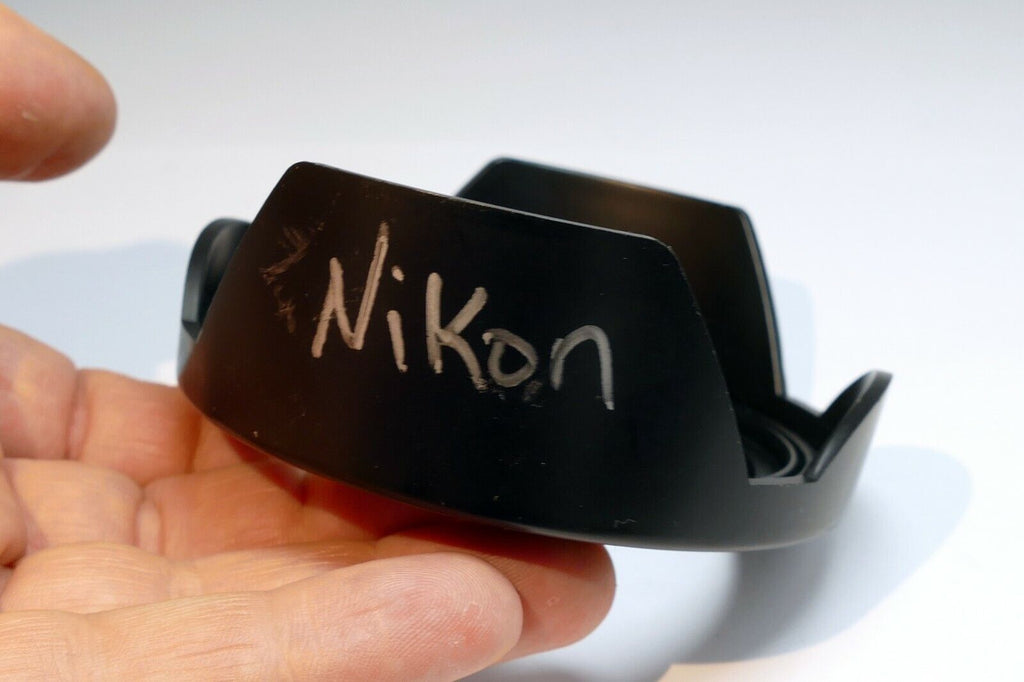 67mm Plastic Lens Hood Shade screw in double threaded Petal for 18-200mm VR