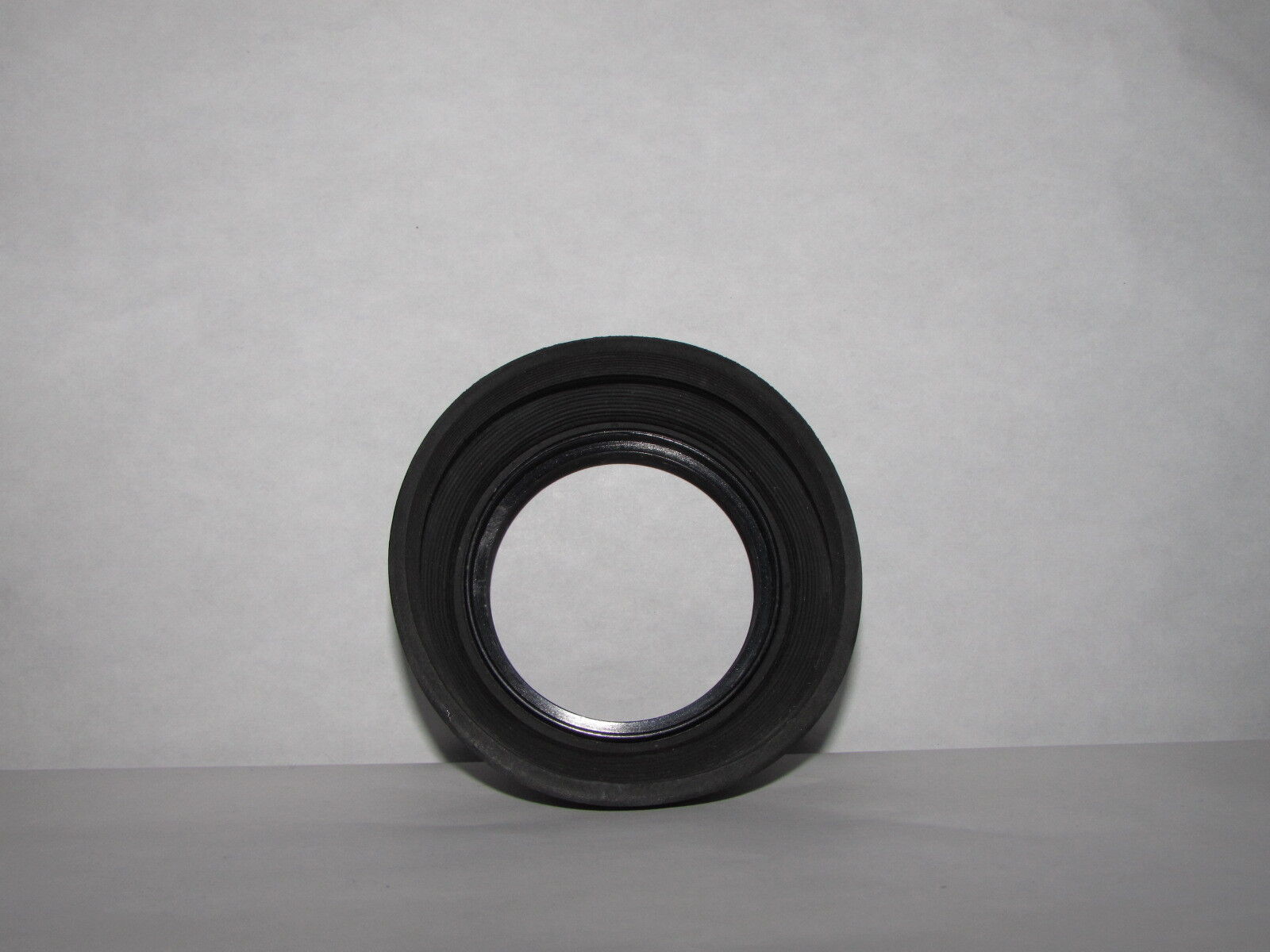 Used 55mm Rubber Lens Hood double threaded for telephoto lenses B20354