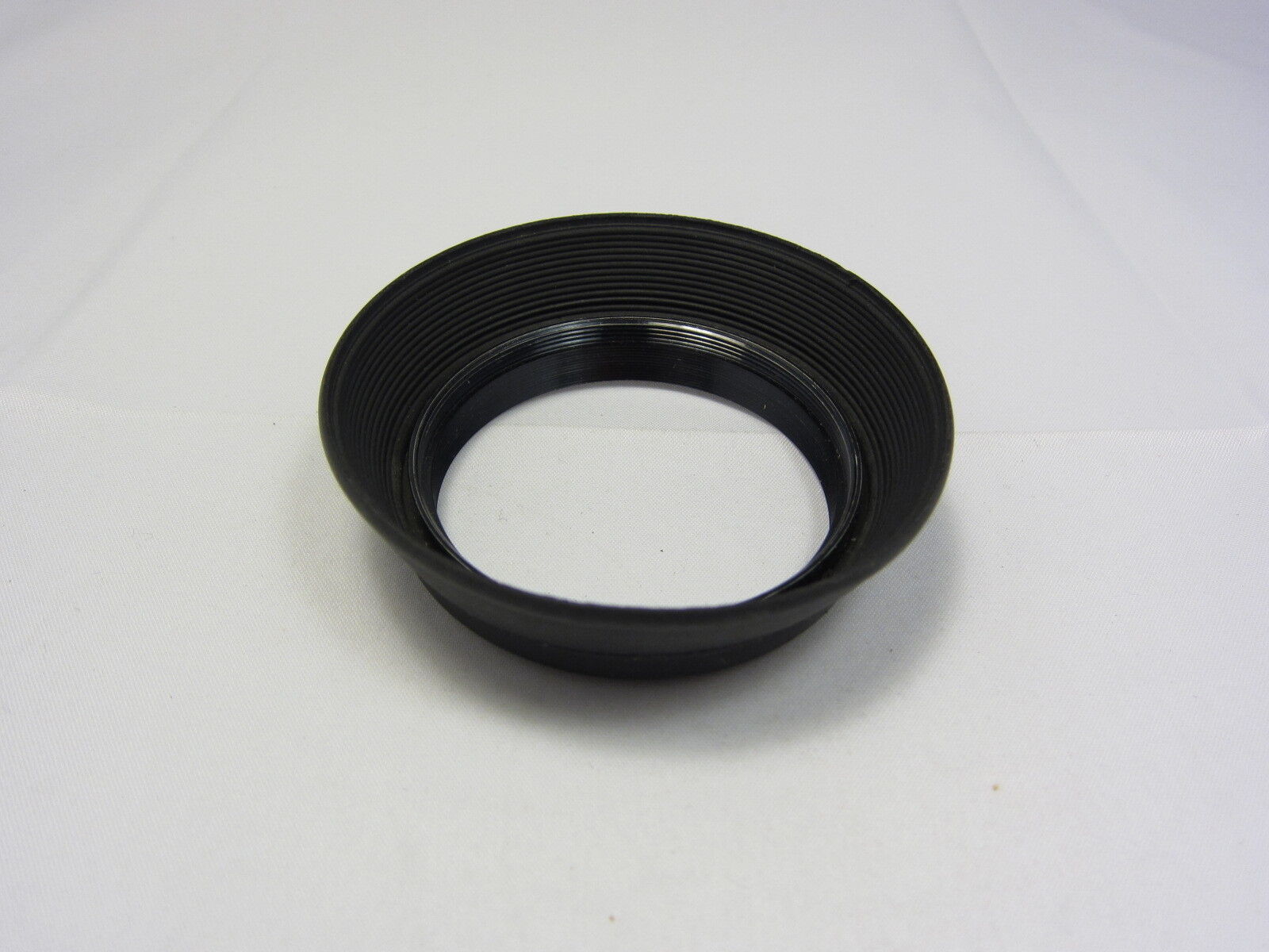 Generic 52mm Collapsible Rubber Lens Hood screwin type missing top part